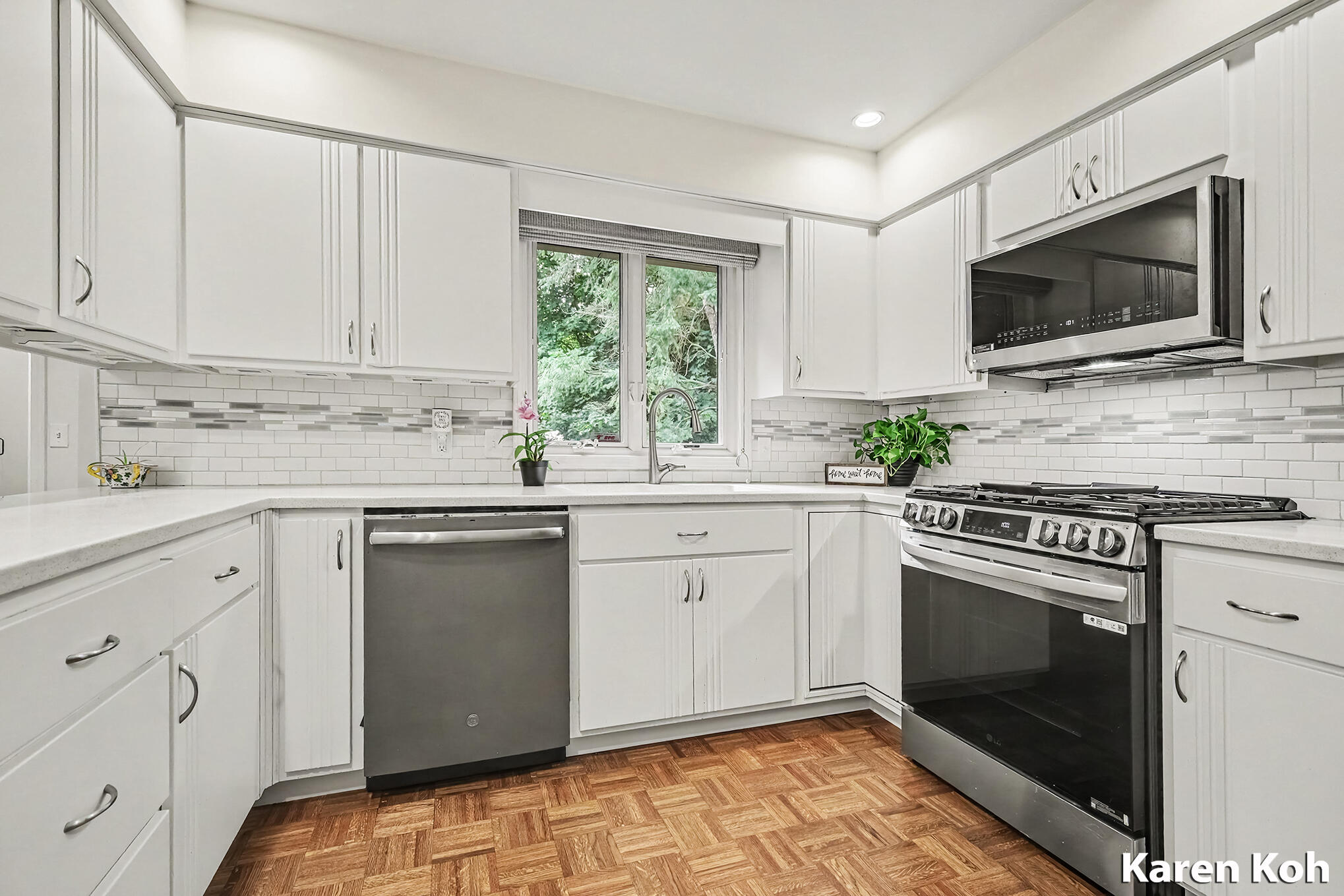 3598 Charlevoix Drive SE Grand Rapids MI 49546