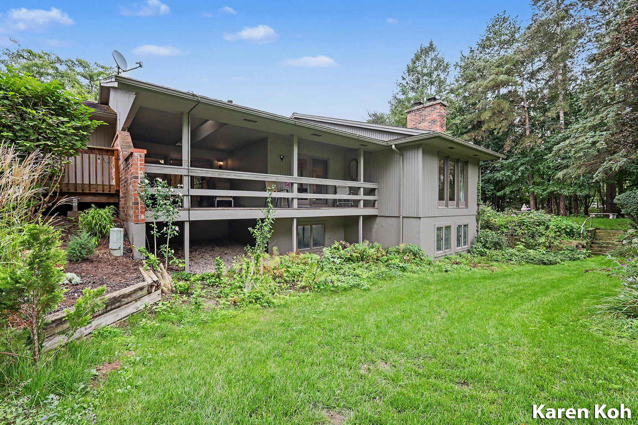 3598 Charlevoix Drive SE Grand Rapids MI 49546