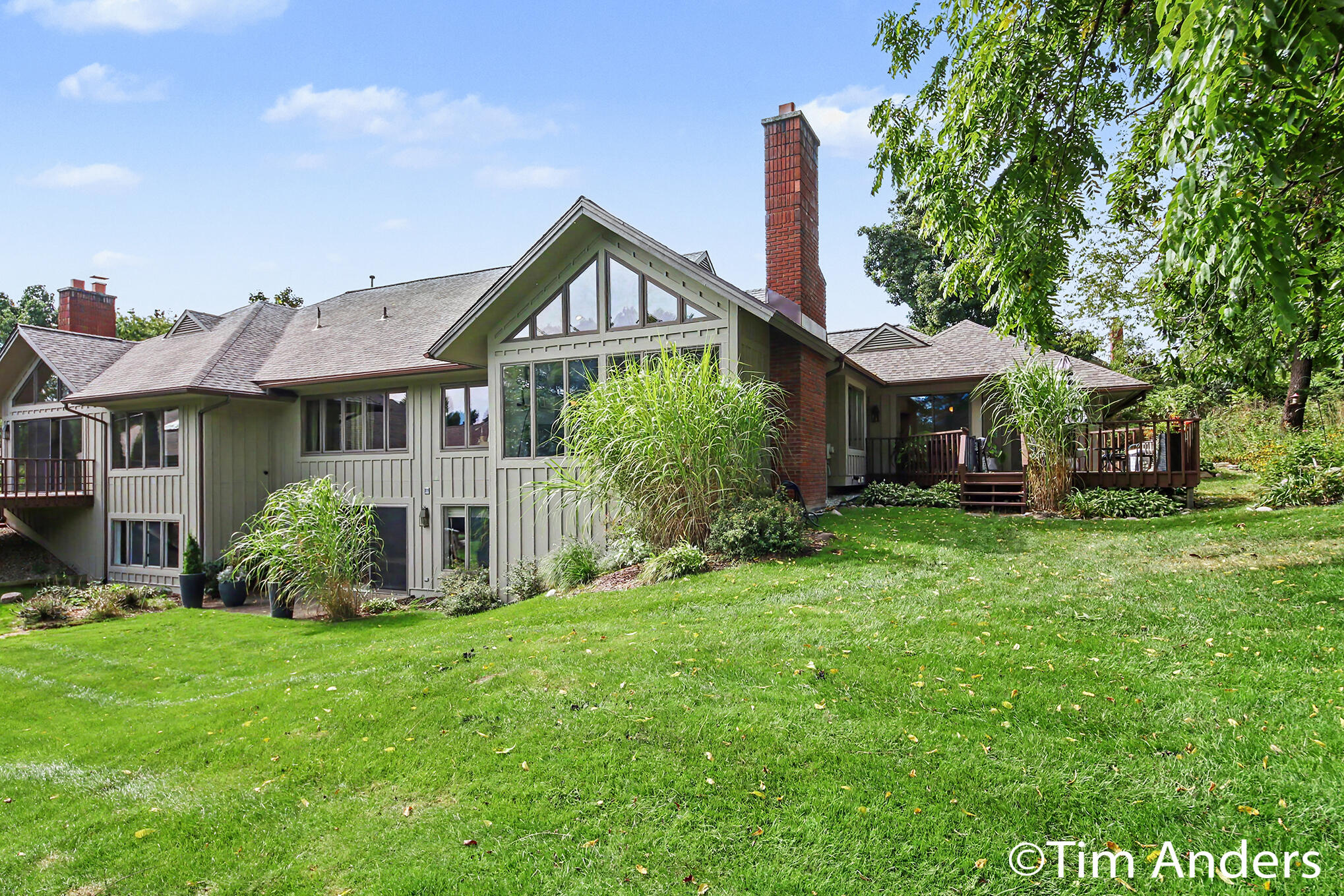3452 Charlevoix Drive SE Grand Rapids MI 49546