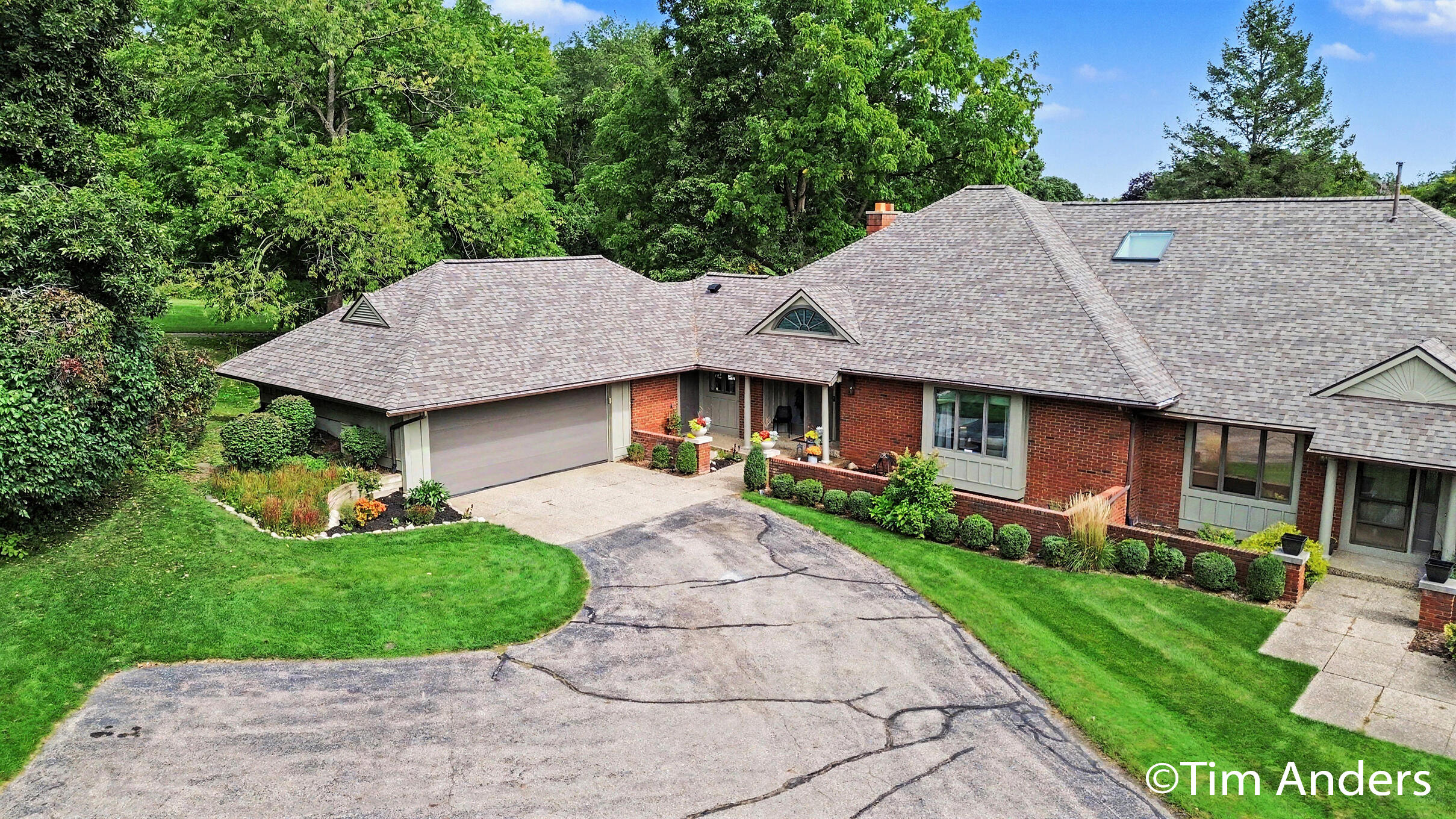 3452 Charlevoix Drive SE Grand Rapids MI 49546