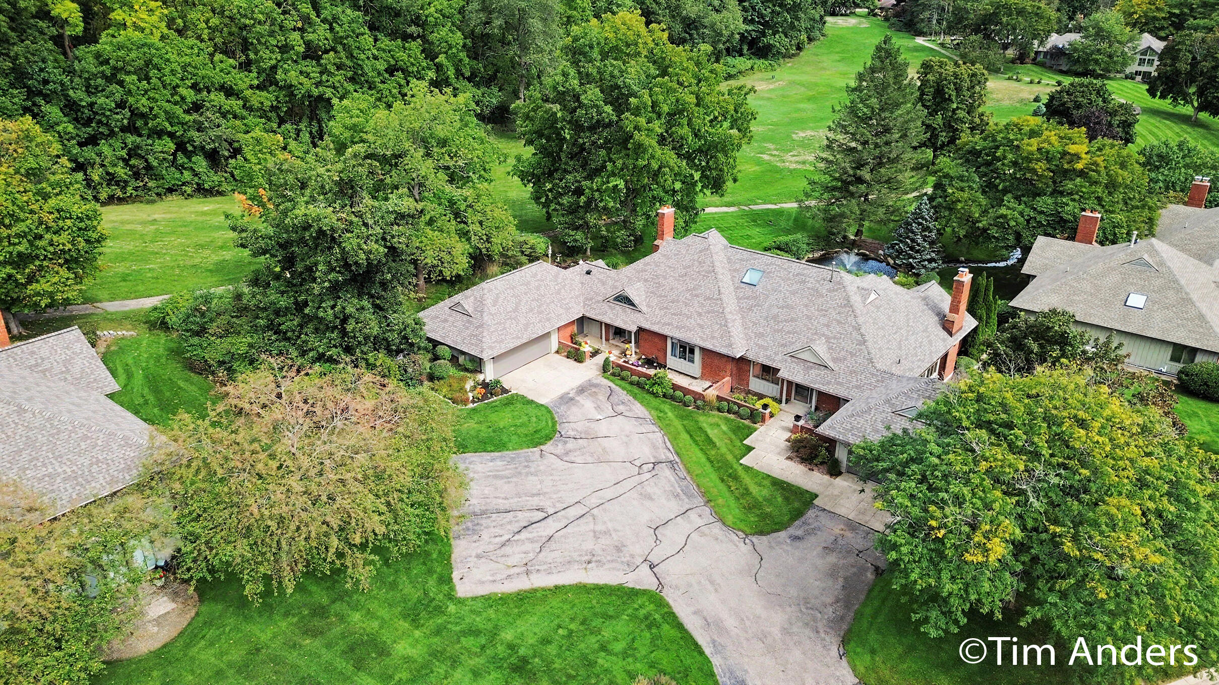 3452 Charlevoix Drive SE Grand Rapids MI 49546