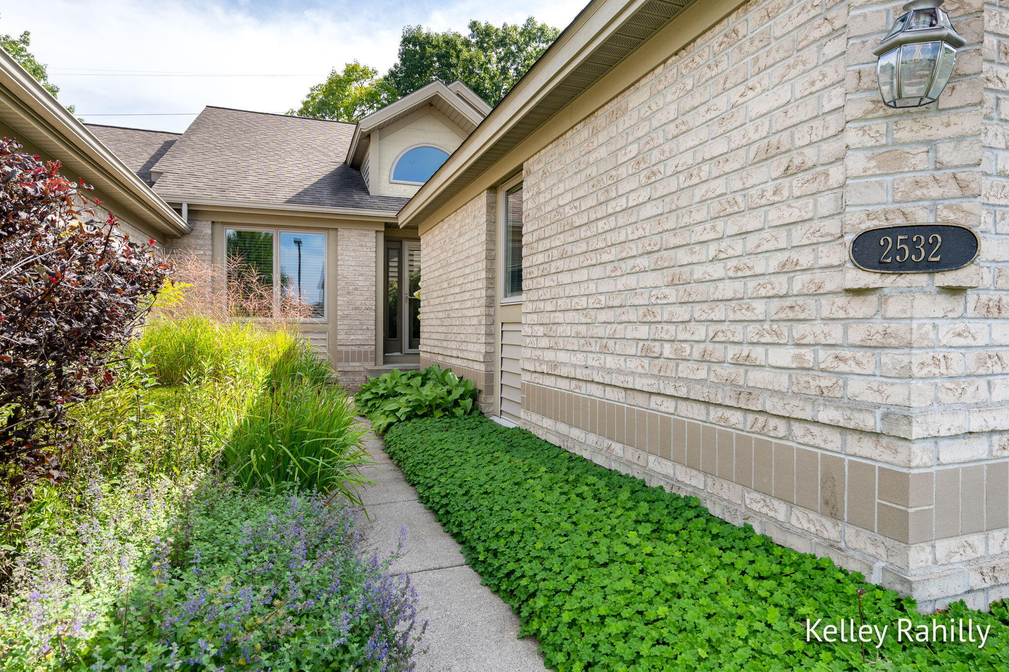 2532 Highridge Hills Lane SE Grand Rapids MI 49546