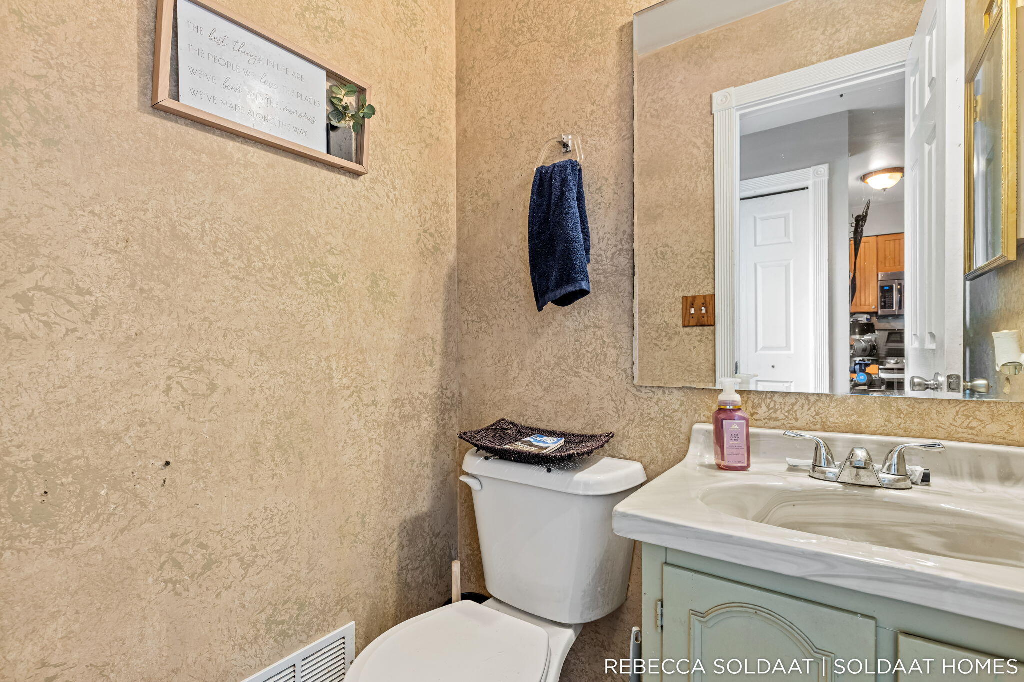 2539 Chatham Woods Drive SE Grand Rapids MI 49546