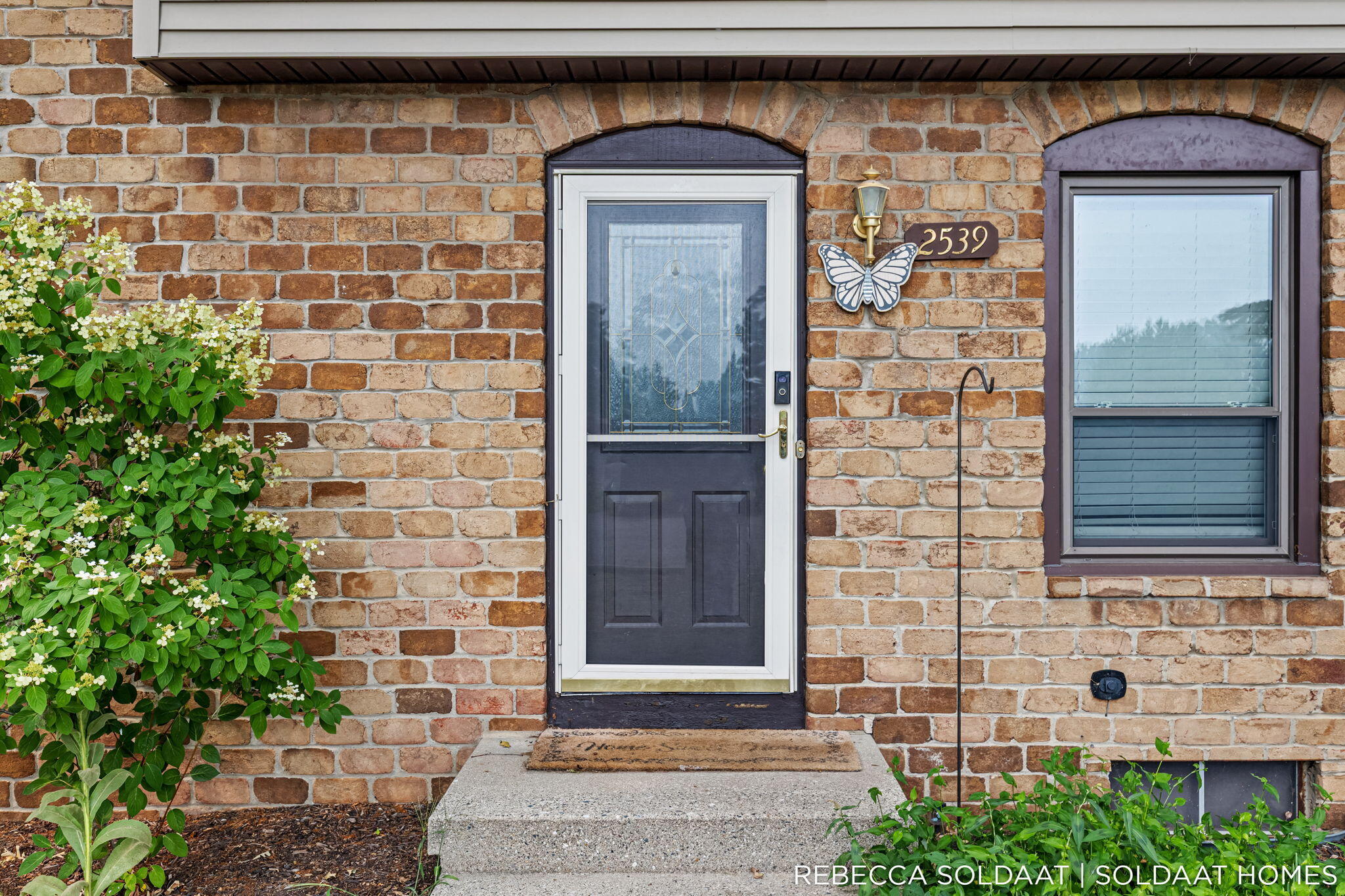 2539 Chatham Woods Drive SE Grand Rapids MI 49546