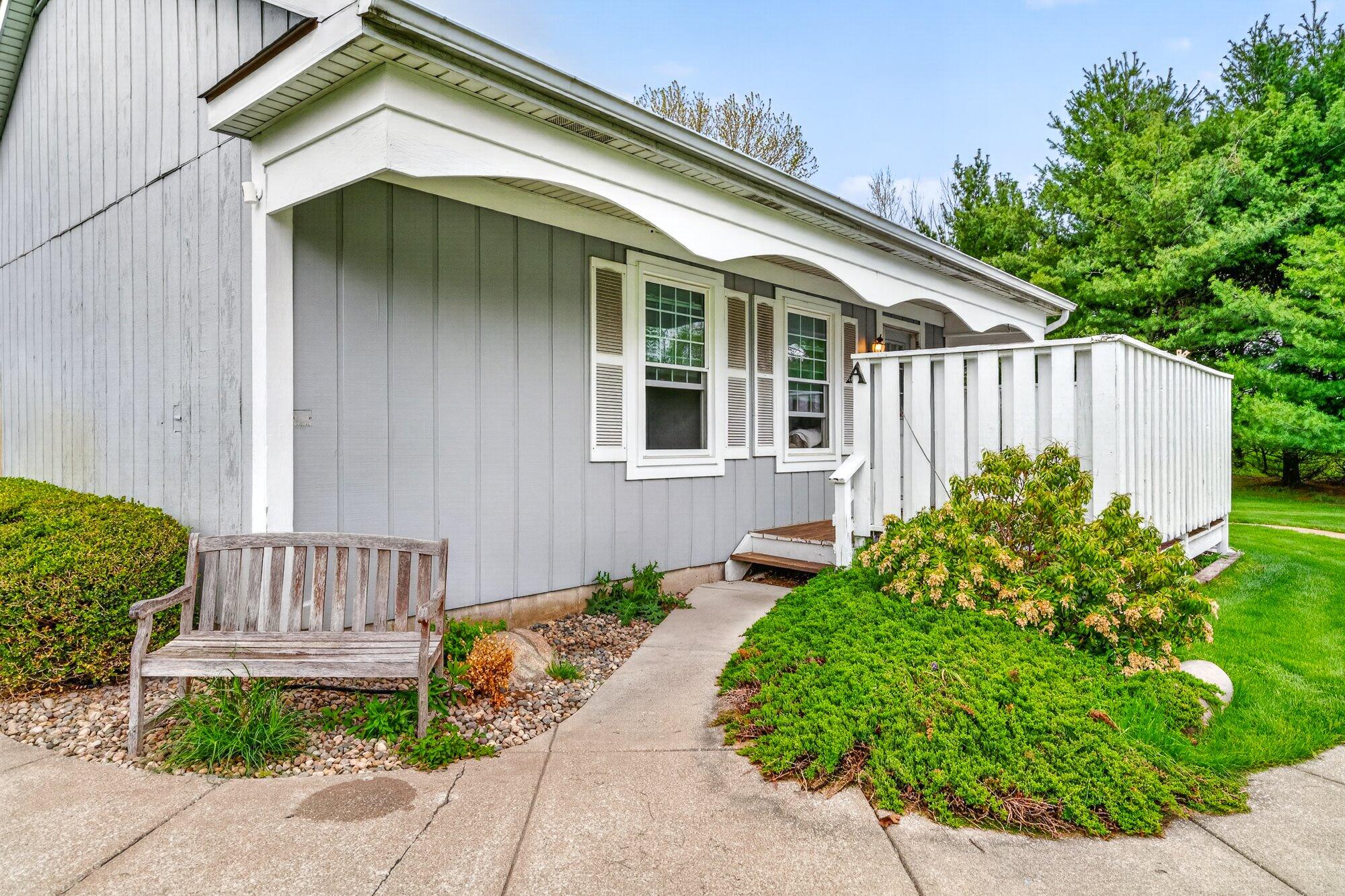3401 Big Bend Kalamazoo MI 49048