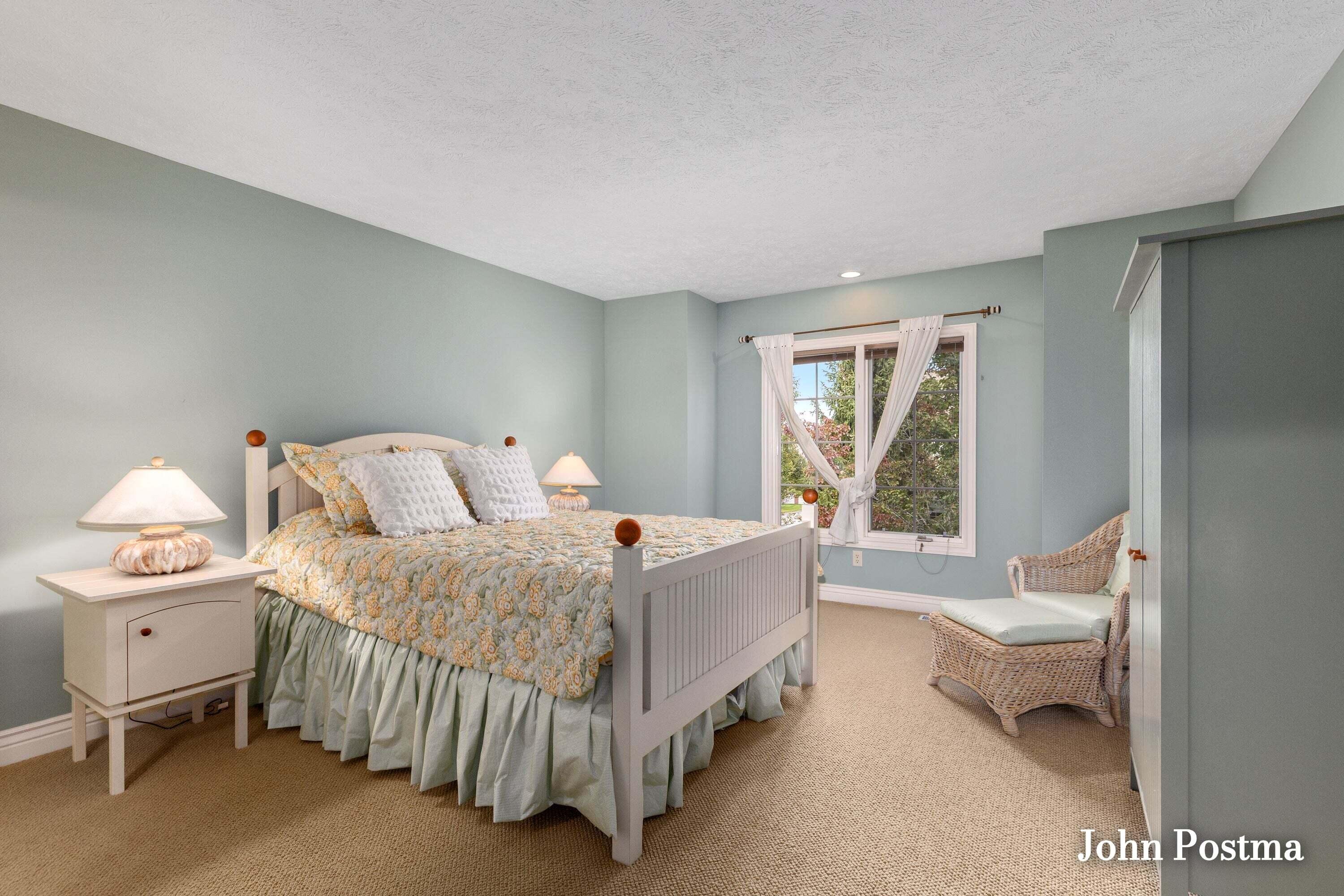 12 Peartree Lane NE Grand Rapids MI 49546