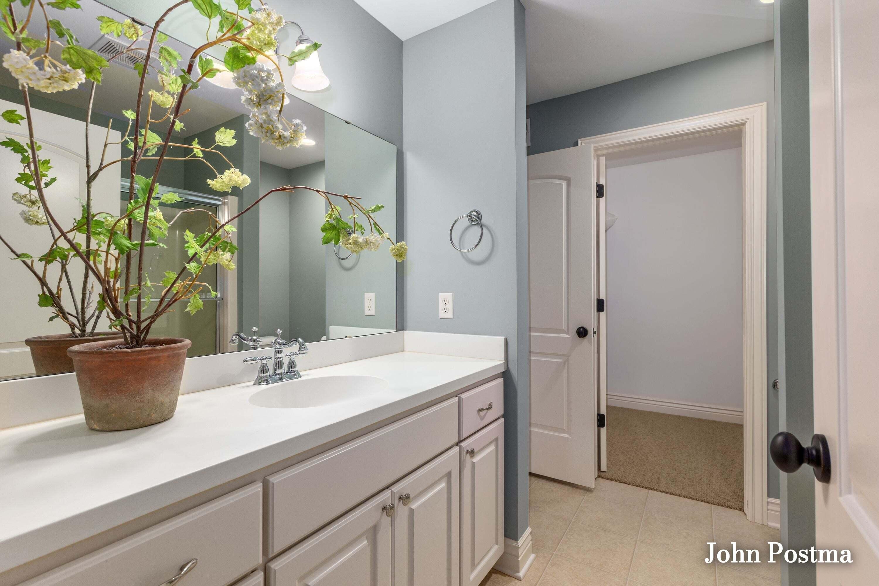 12 Peartree Lane NE Grand Rapids MI 49546
