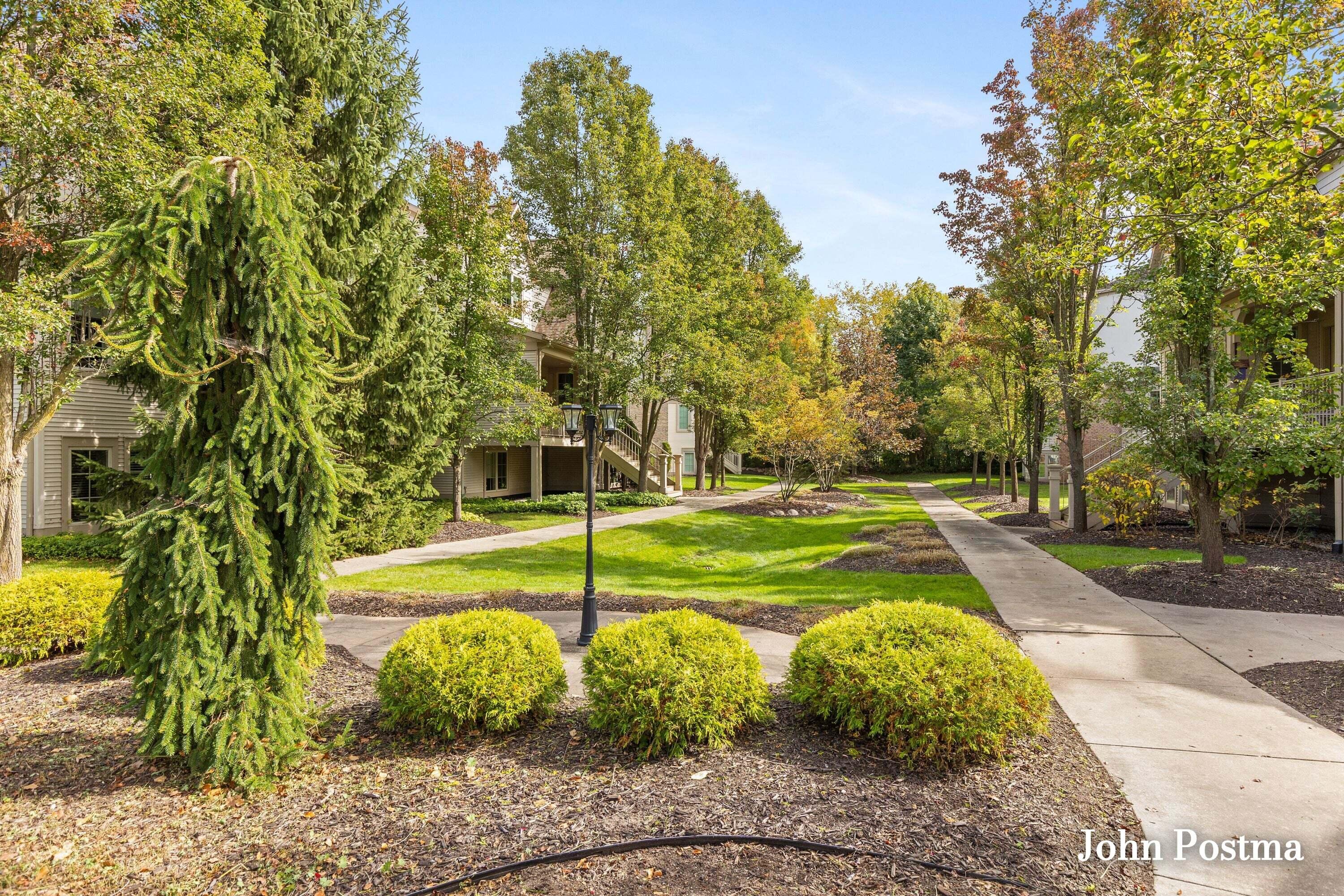 12 Peartree Lane NE Grand Rapids MI 49546