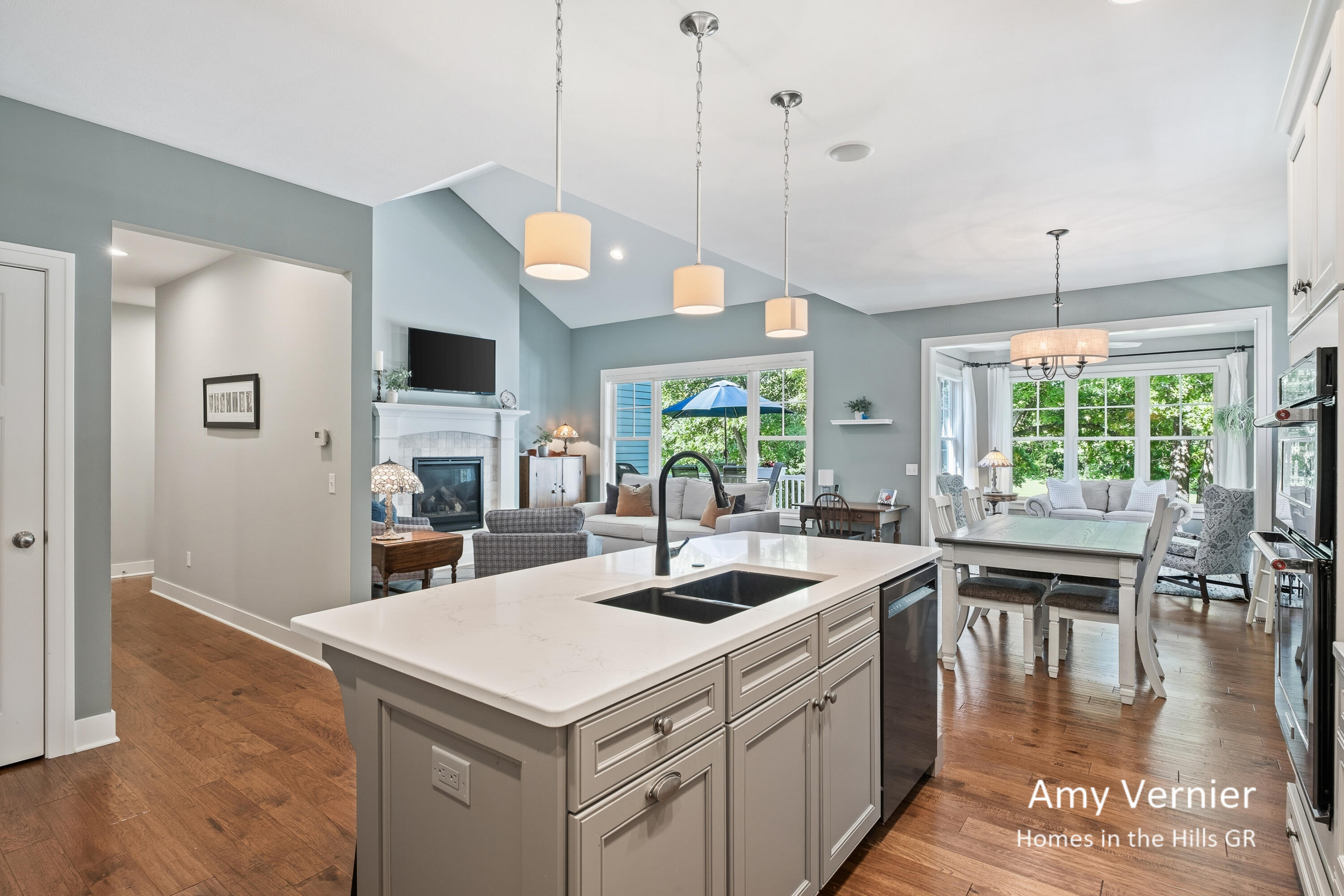 4081 E Gables Court NE Grand Rapids MI 49525