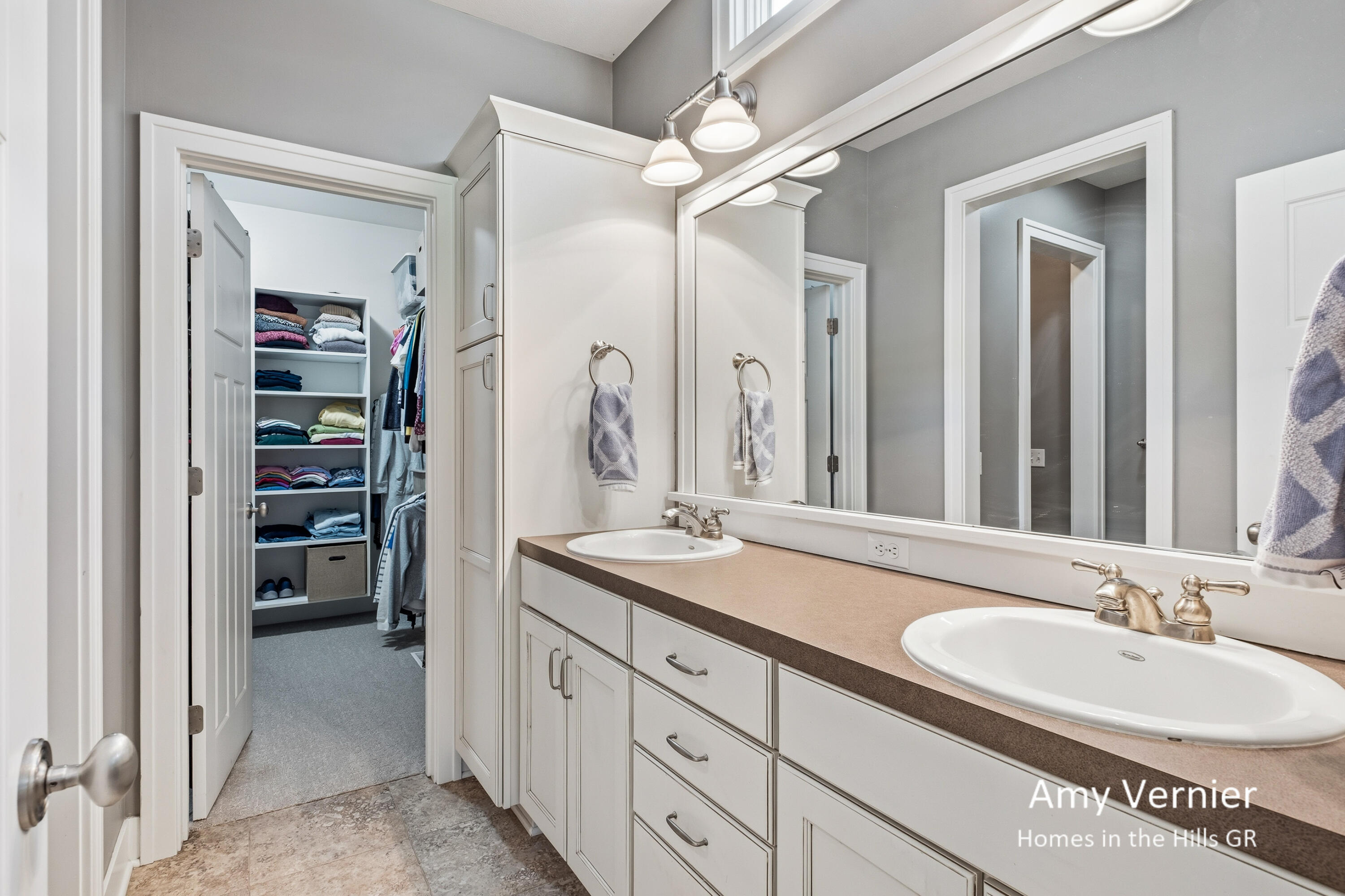 4081 E Gables Court NE Grand Rapids MI 49525