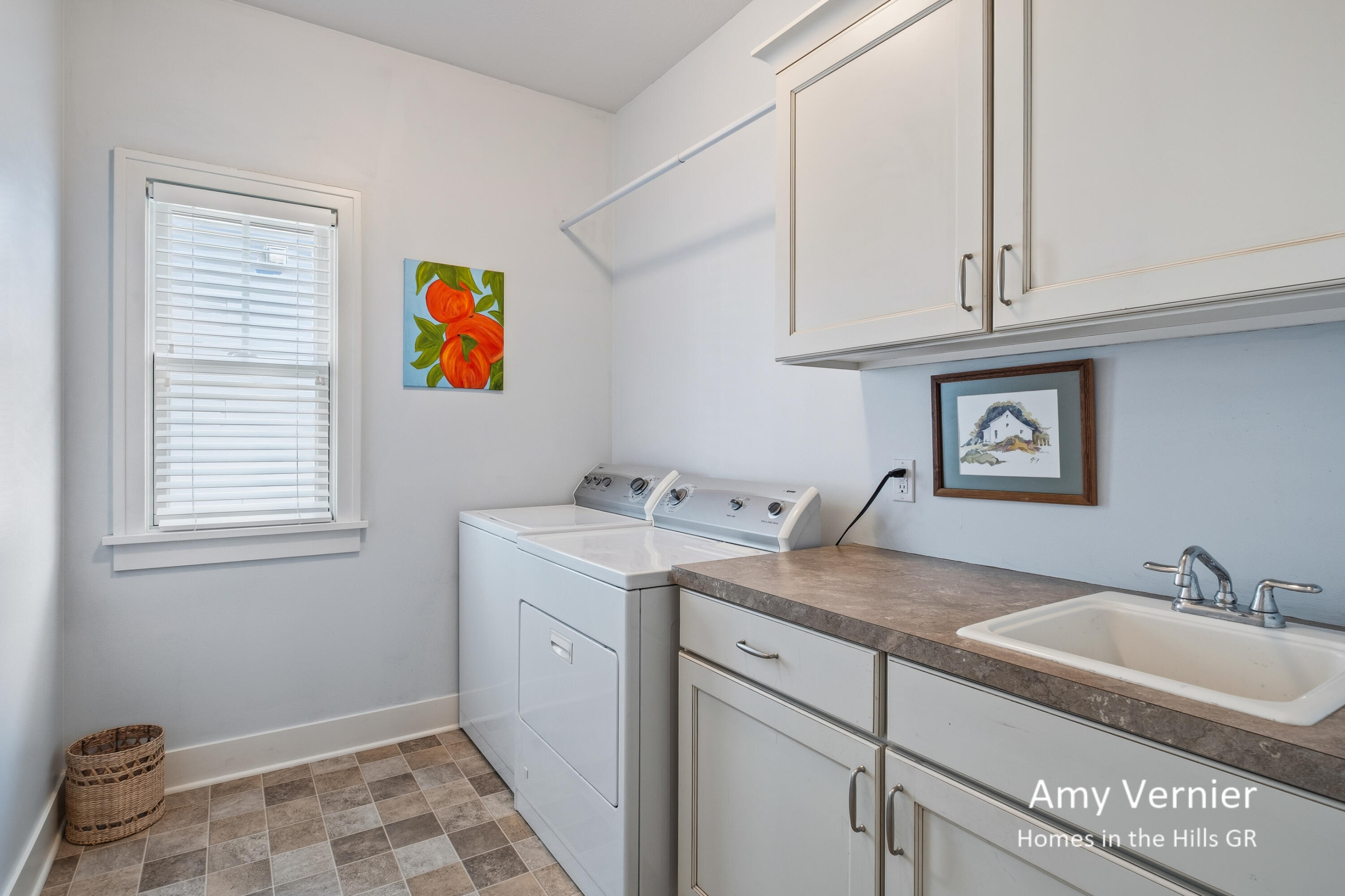 4081 E Gables Court NE Grand Rapids MI 49525