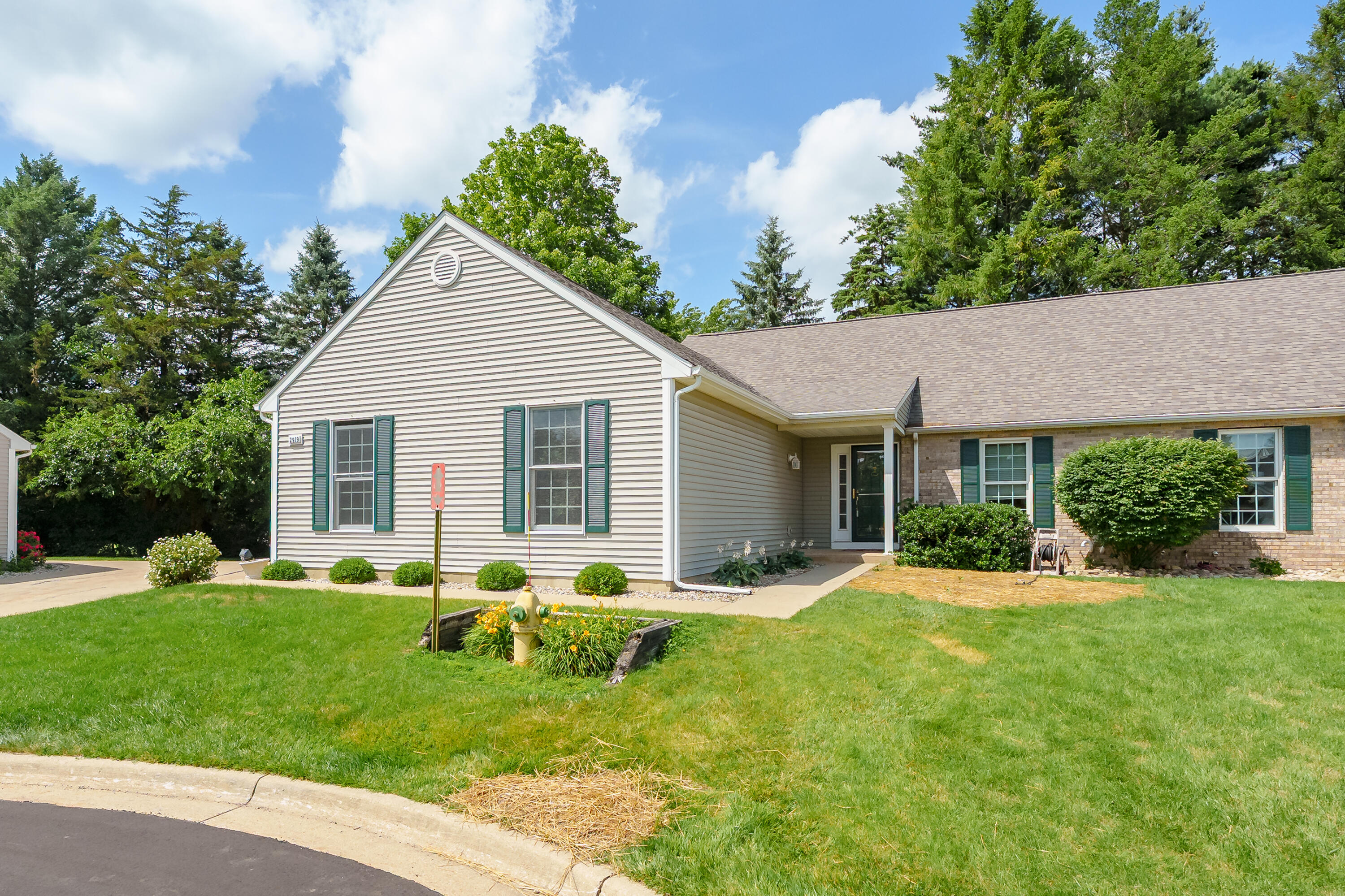 2919 Hunters Place Kalamazoo MI 49048