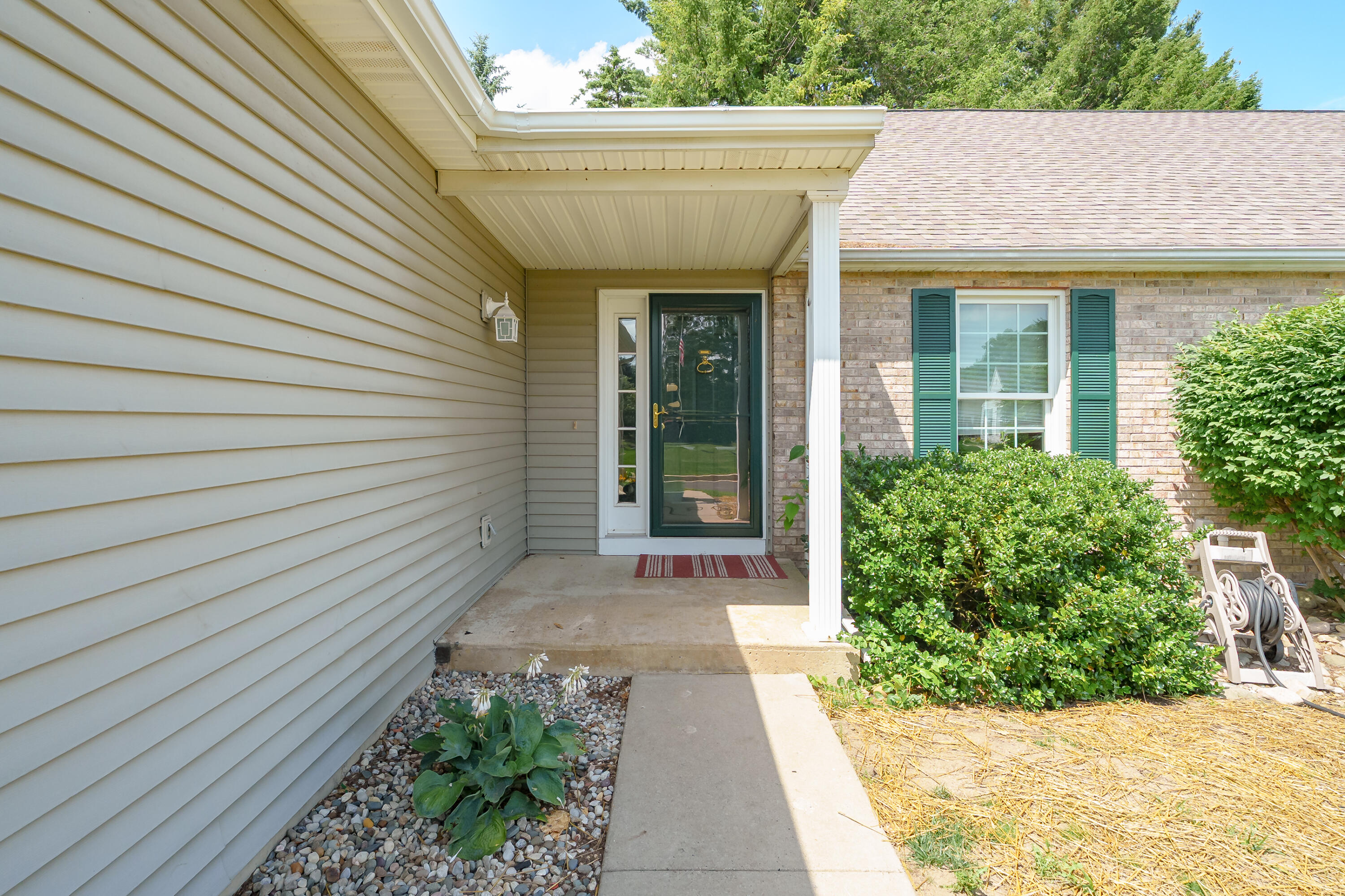 2919 Hunters Place Kalamazoo MI 49048