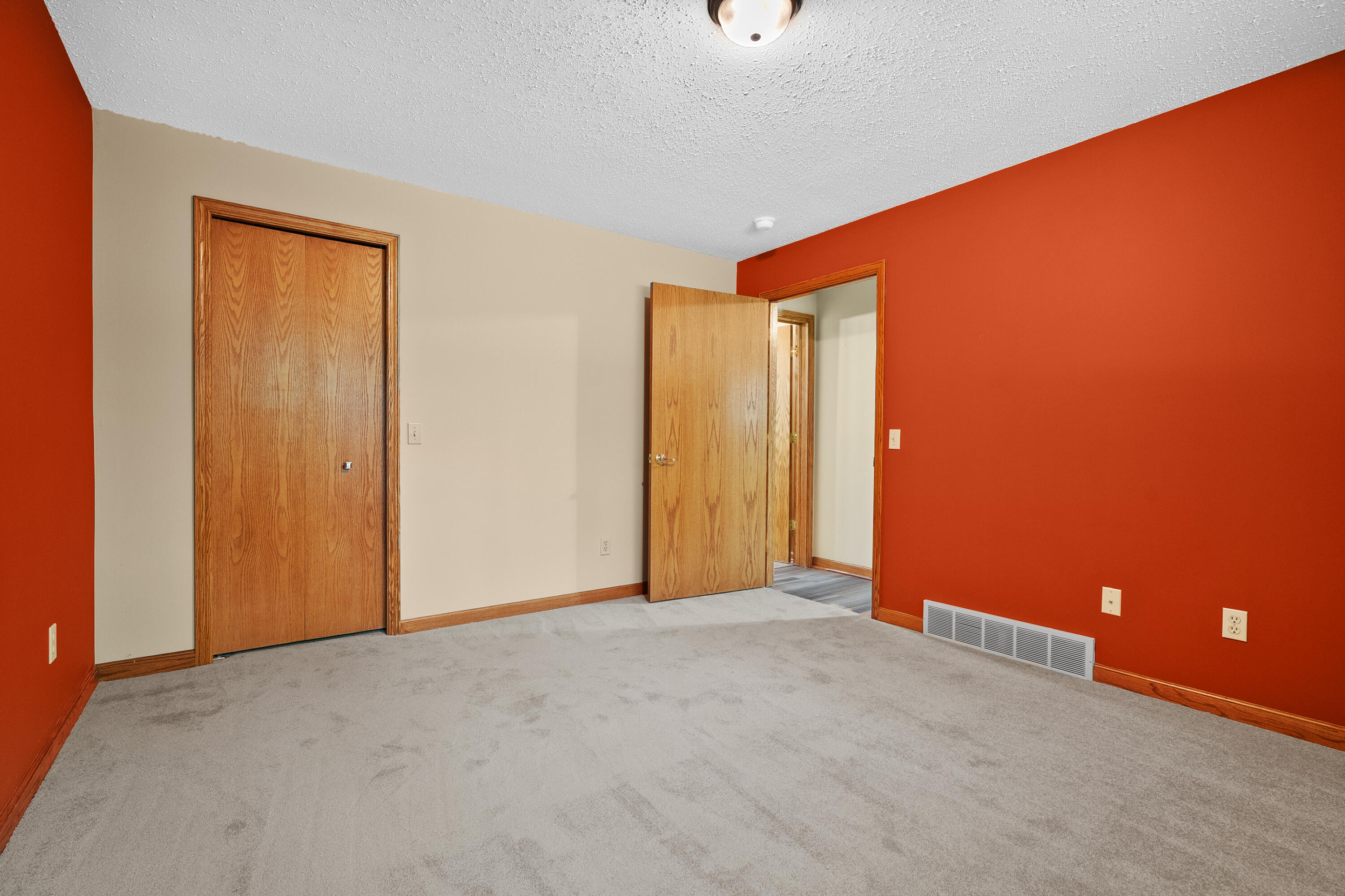 2919 Hunters Place Kalamazoo MI 49048