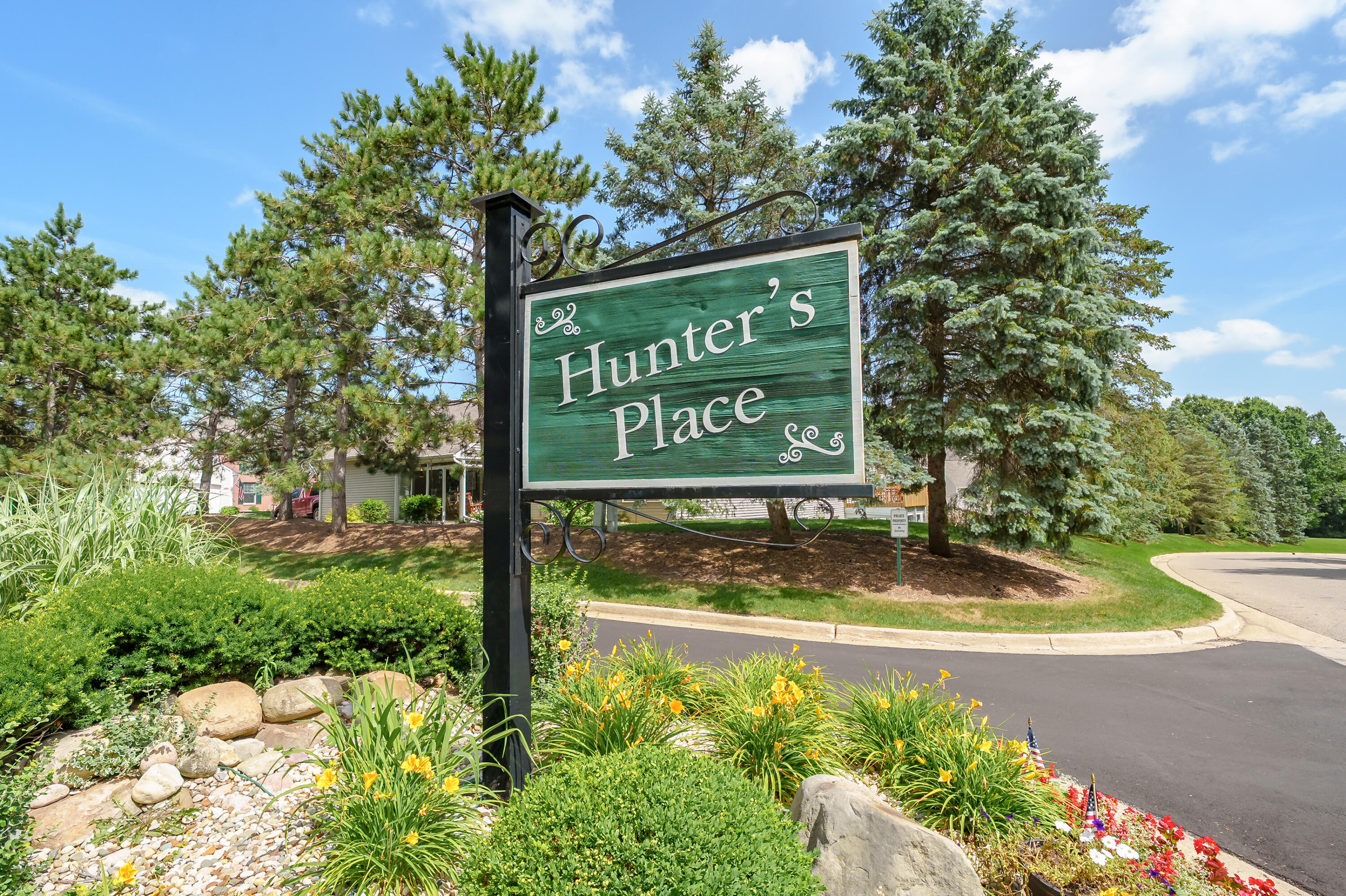 2919 Hunters Place Kalamazoo MI 49048