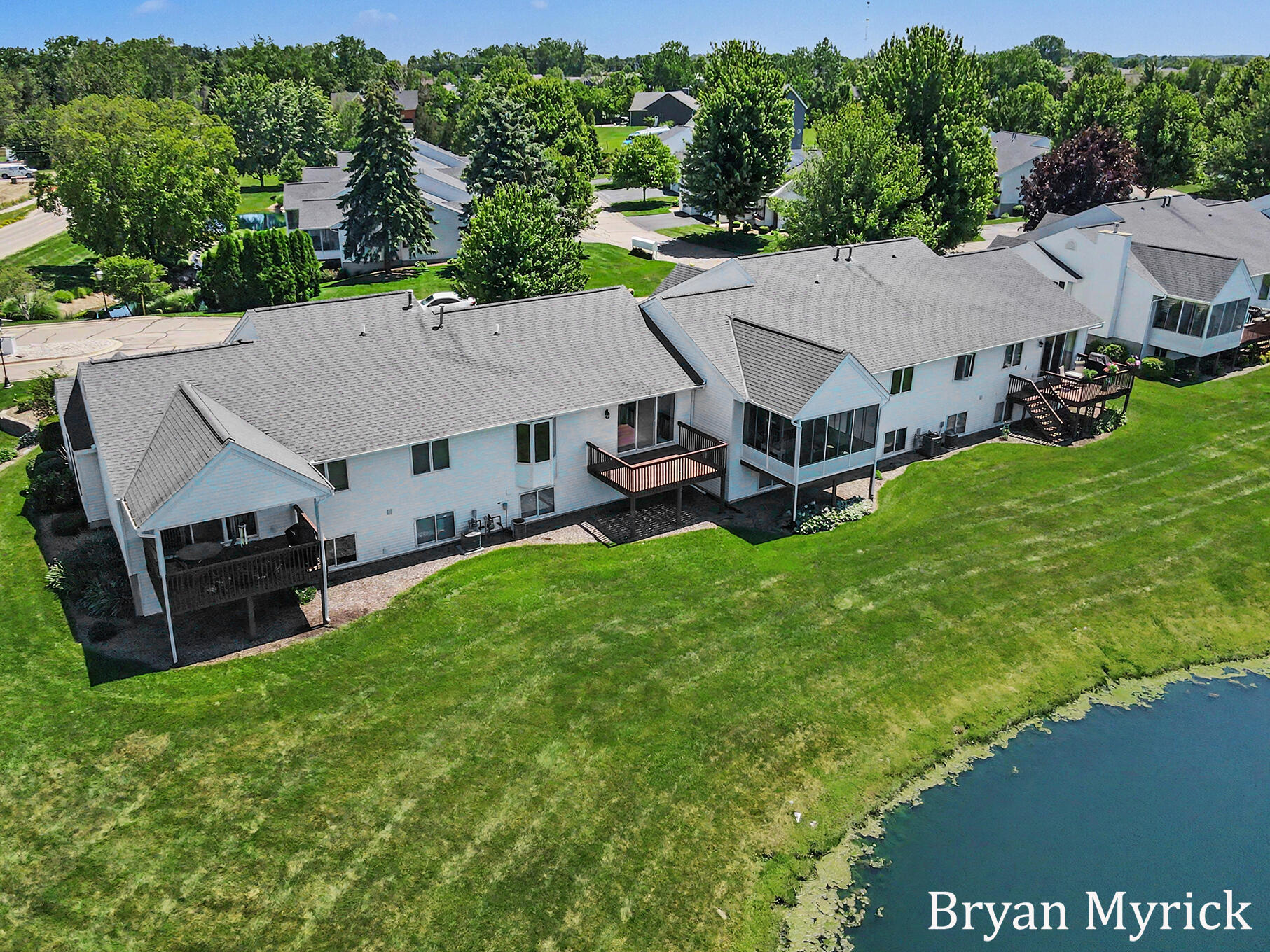 1581 Castlemaine Drive Zeeland MI 49464