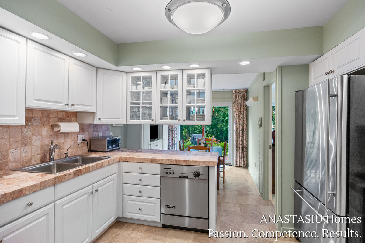 6081 N Gatehouse Drive SE Grand Rapids MI 49546