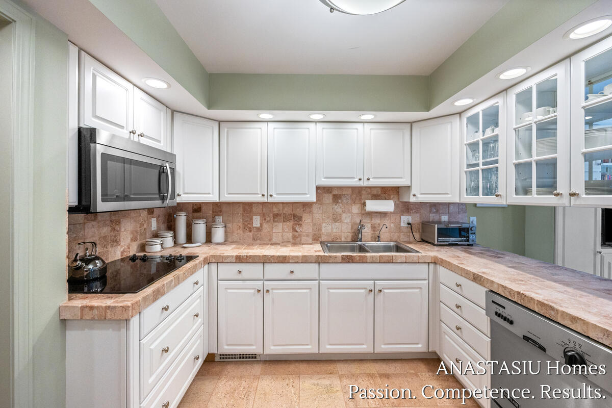 6081 N Gatehouse Drive SE Grand Rapids MI 49546