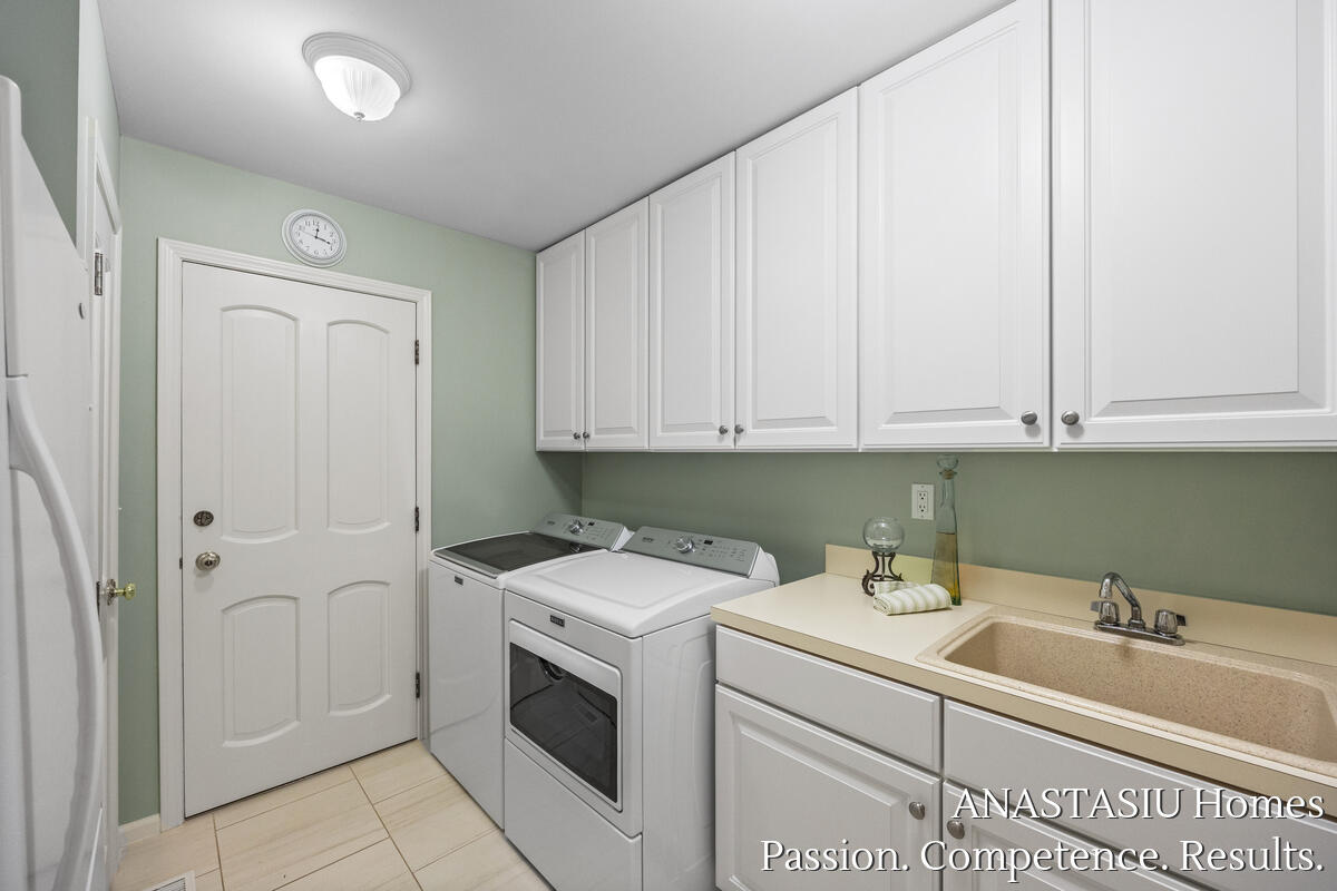 6081 N Gatehouse Drive SE Grand Rapids MI 49546
