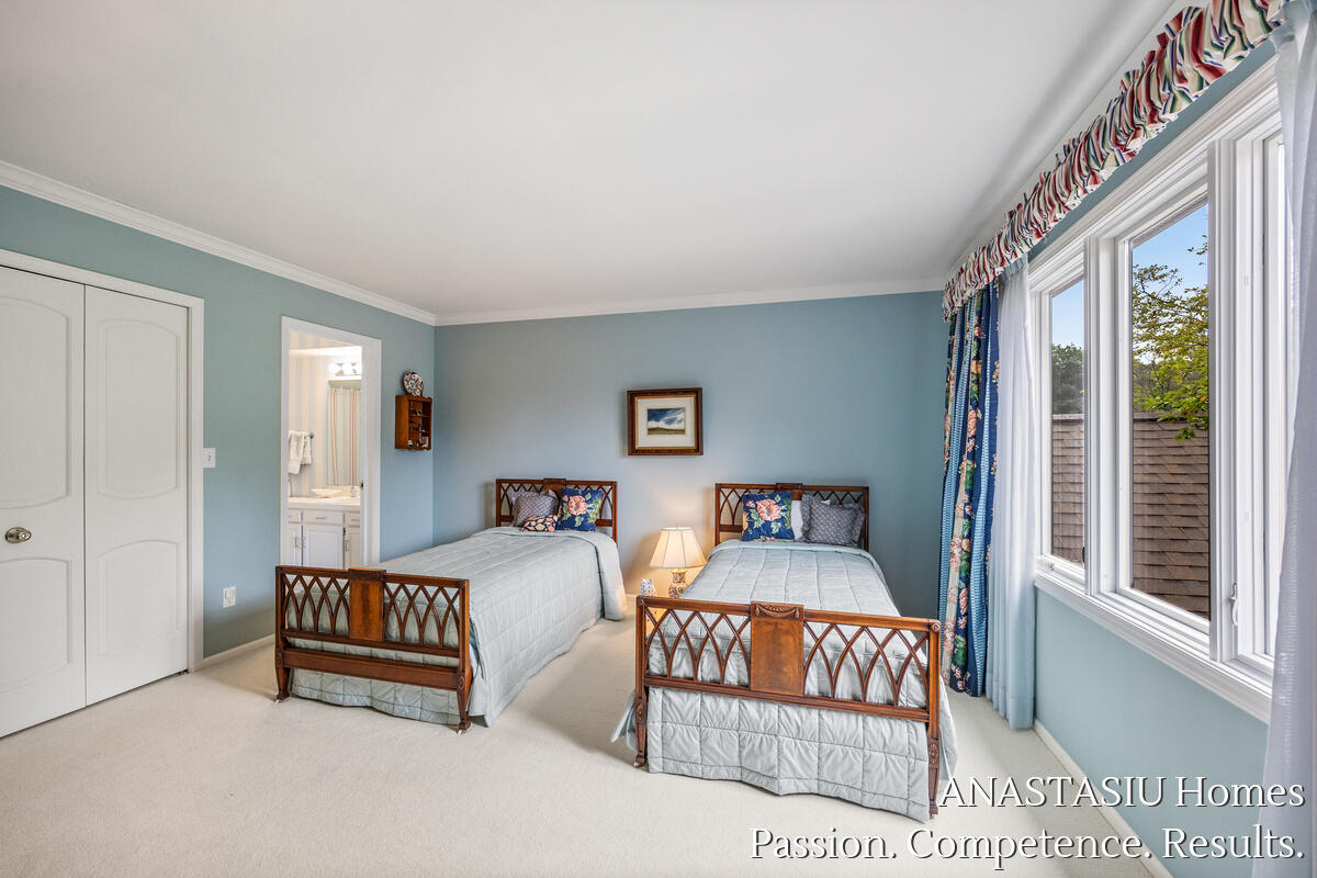 6081 N Gatehouse Drive SE Grand Rapids MI 49546