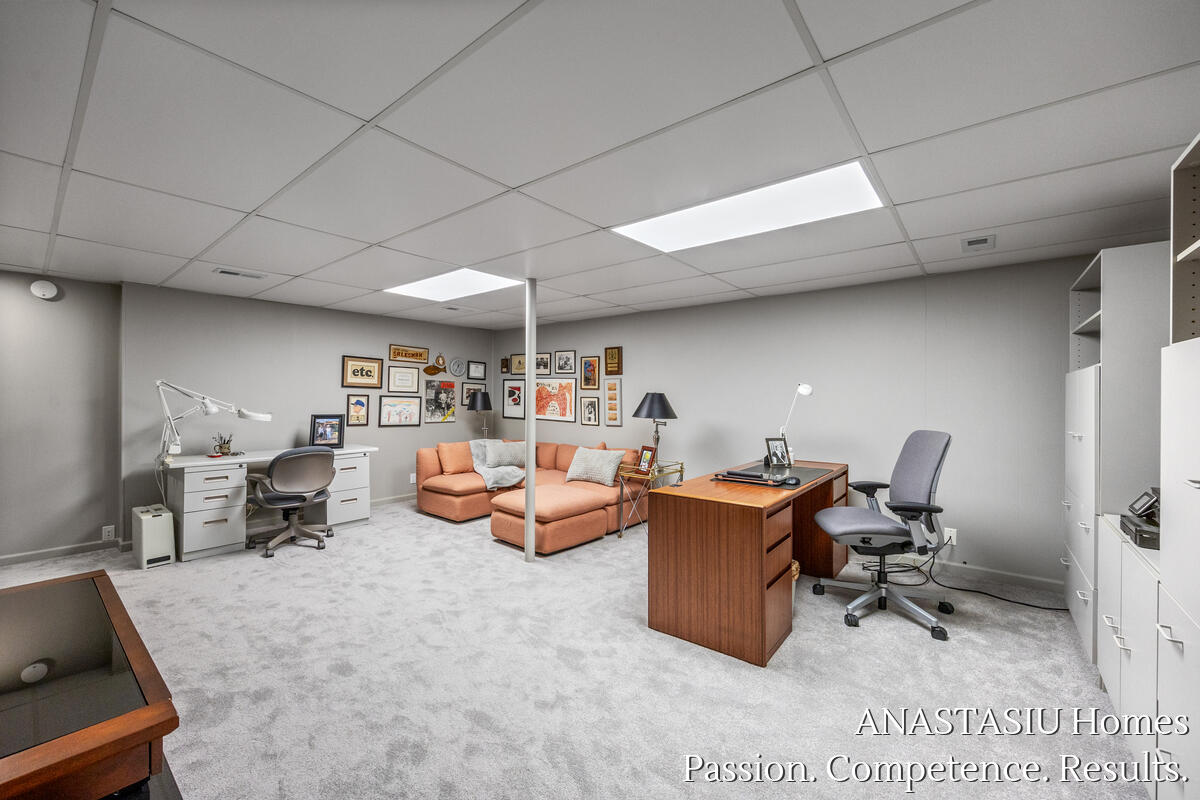 6081 N Gatehouse Drive SE Grand Rapids MI 49546