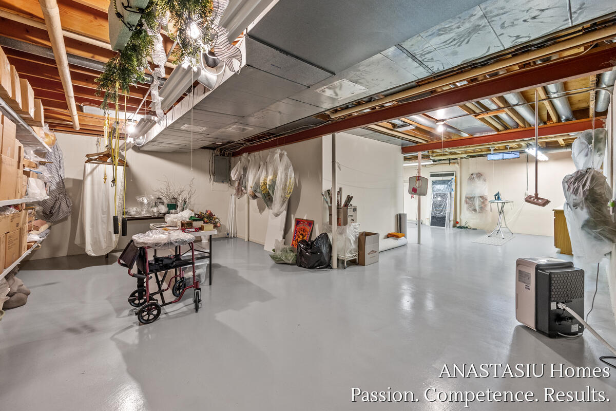 6081 N Gatehouse Drive SE Grand Rapids MI 49546