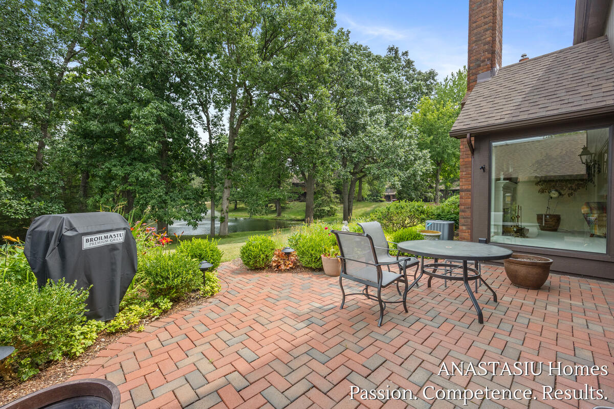 6081 N Gatehouse Drive SE Grand Rapids MI 49546