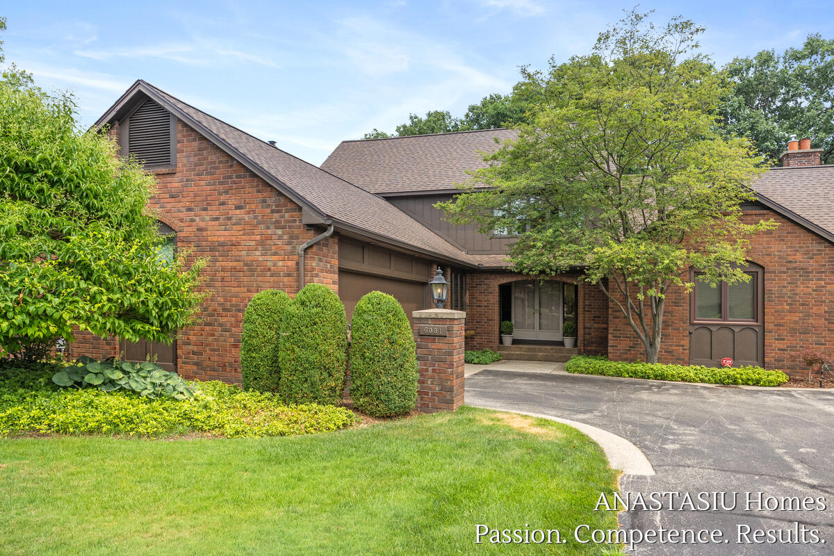 6081 N Gatehouse Drive SE Grand Rapids MI 49546