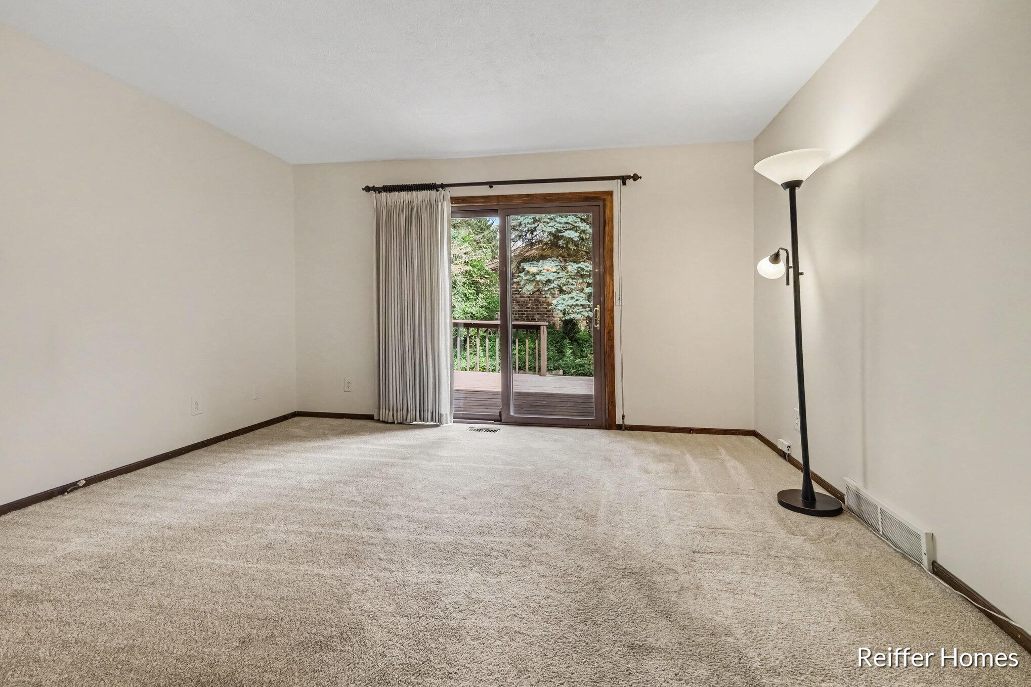 2638 Chatham Woods Drive SE Grand Rapids MI 49546