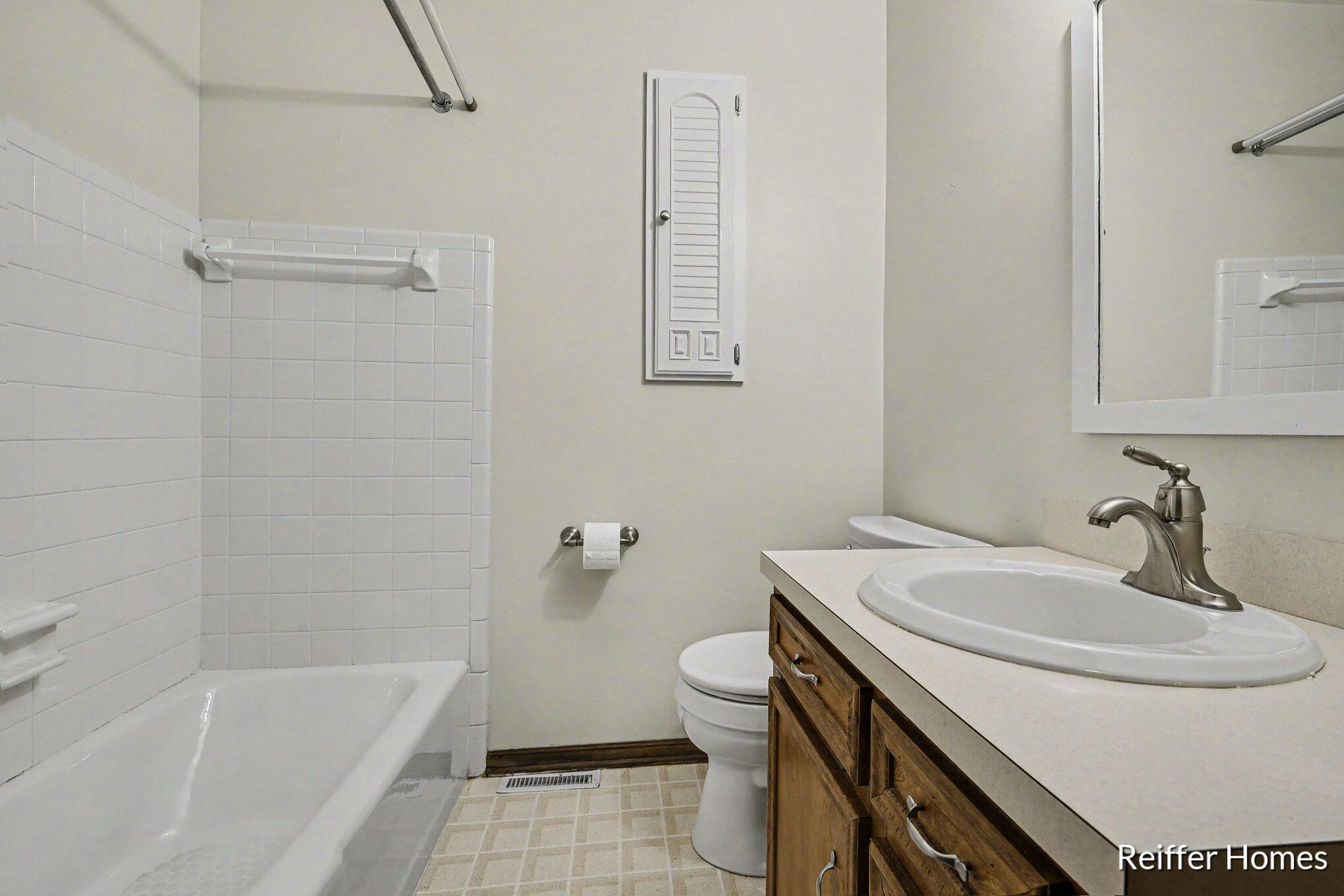 2638 Chatham Woods Drive SE Grand Rapids MI 49546