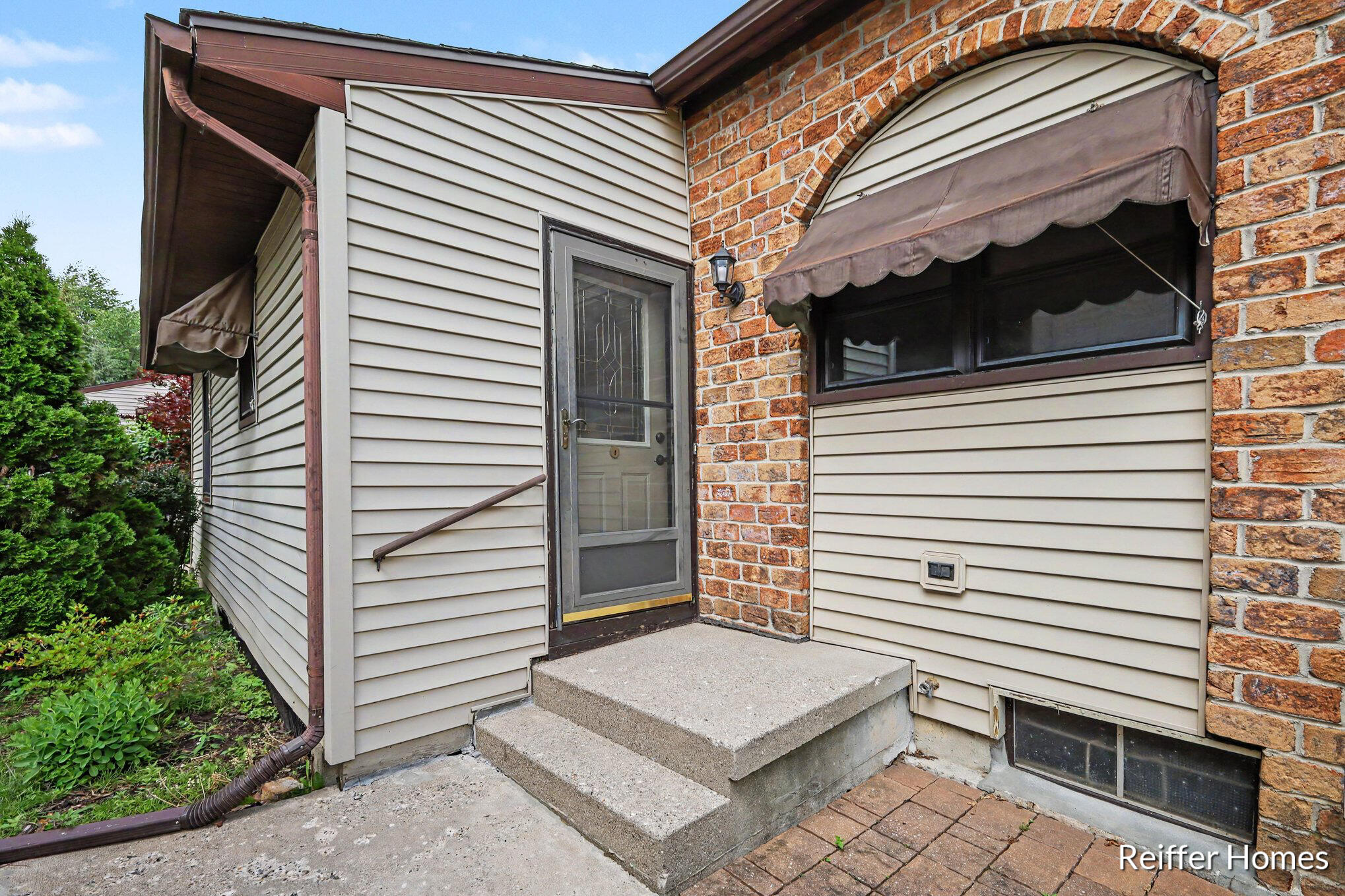 2638 Chatham Woods Drive SE Grand Rapids MI 49546