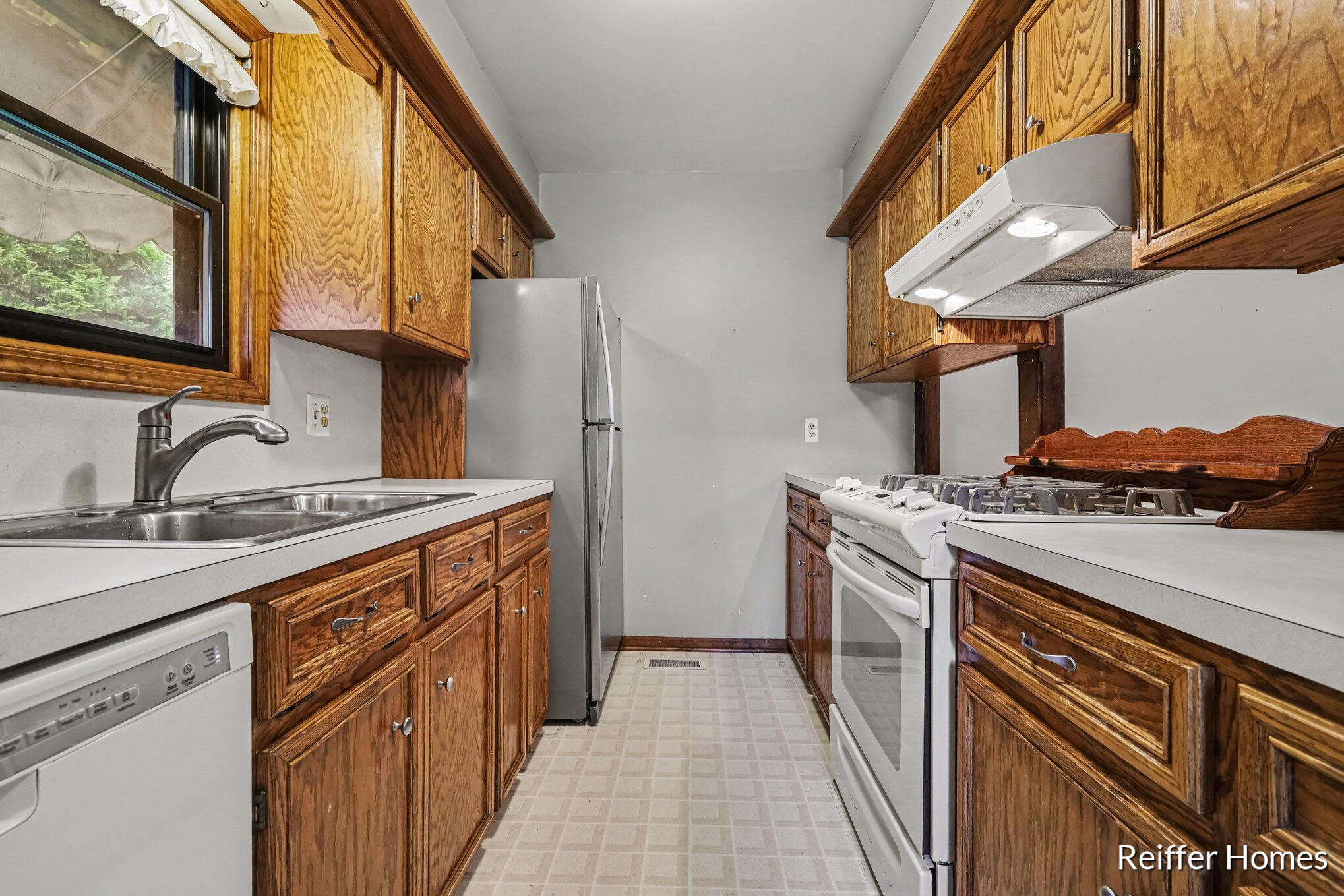 2638 Chatham Woods Drive SE Grand Rapids MI 49546
