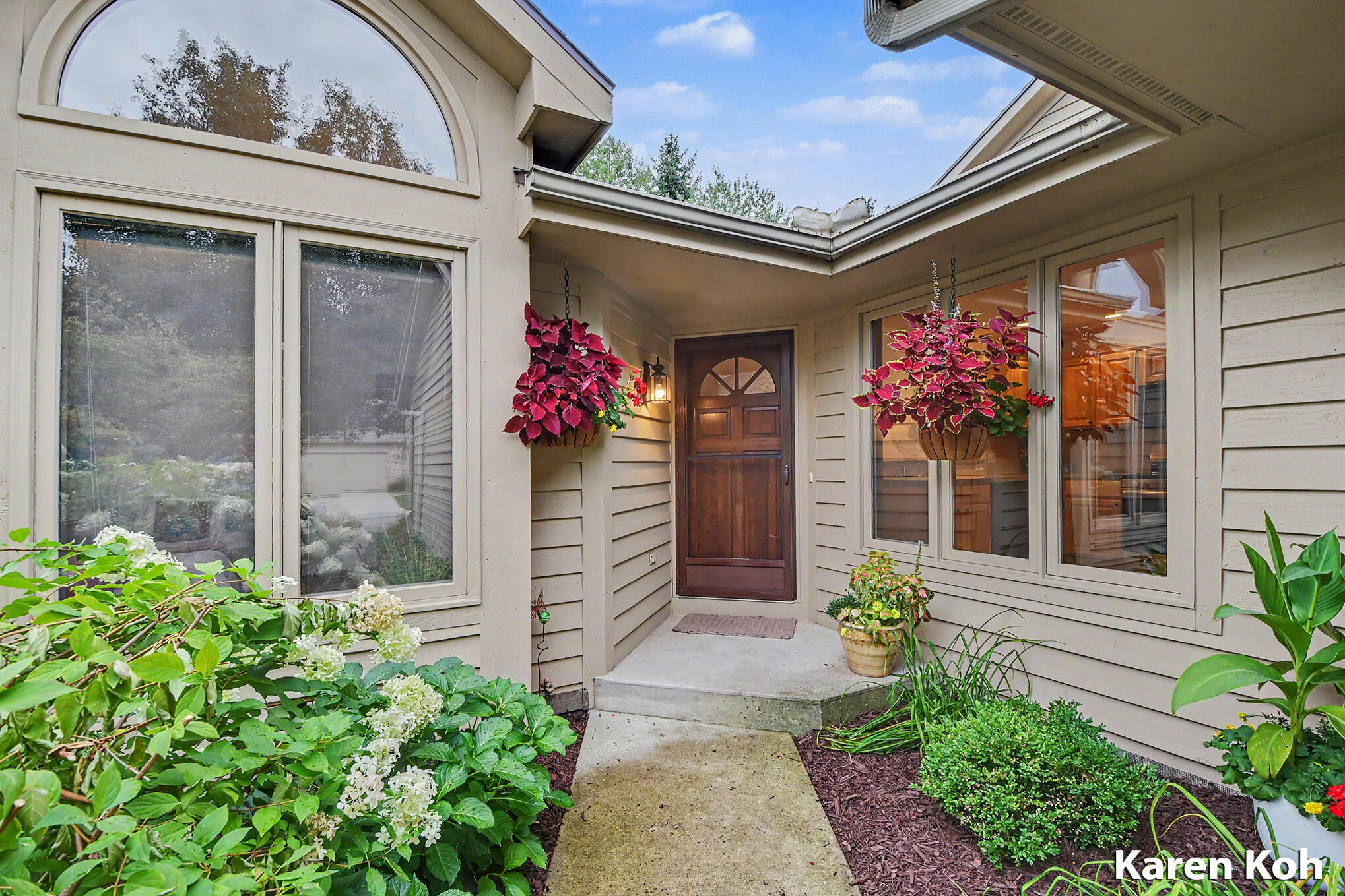 1834 Cross Bend Street NE Grand Rapids MI 49505
