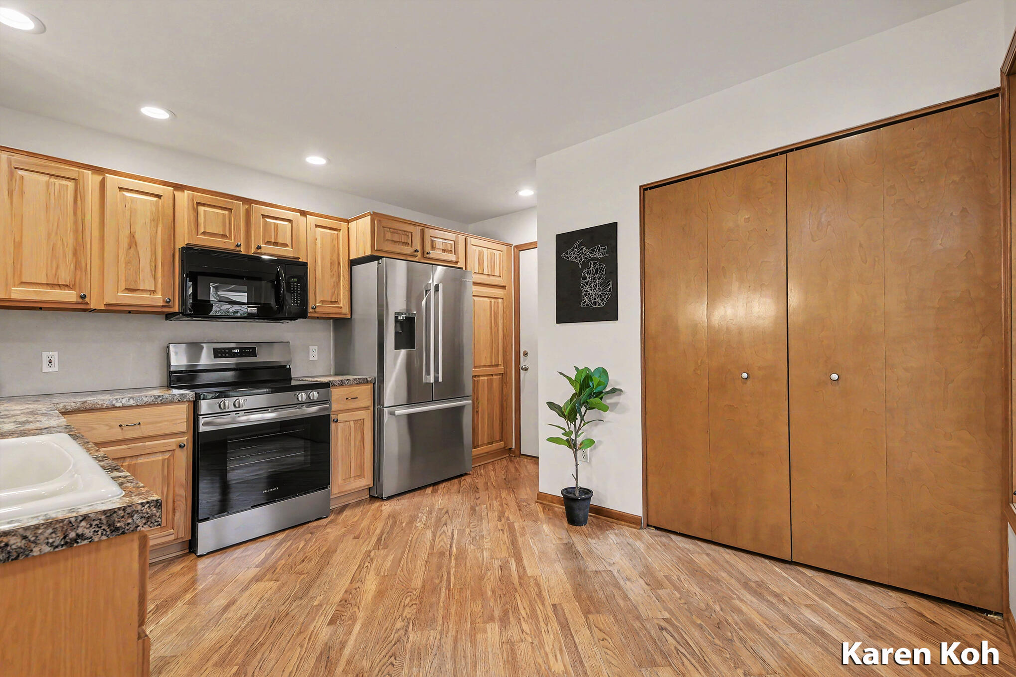 1834 Cross Bend Street NE Grand Rapids MI 49505