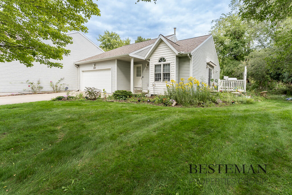 1537 Beechwood Court Grand Haven MI 49417