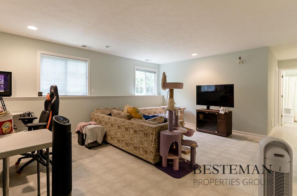 1537 Beechwood Court Grand Haven MI 49417
