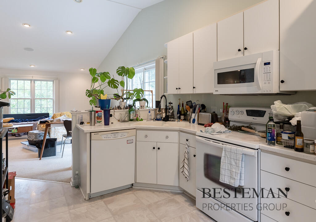 1537 Beechwood Court Grand Haven MI 49417