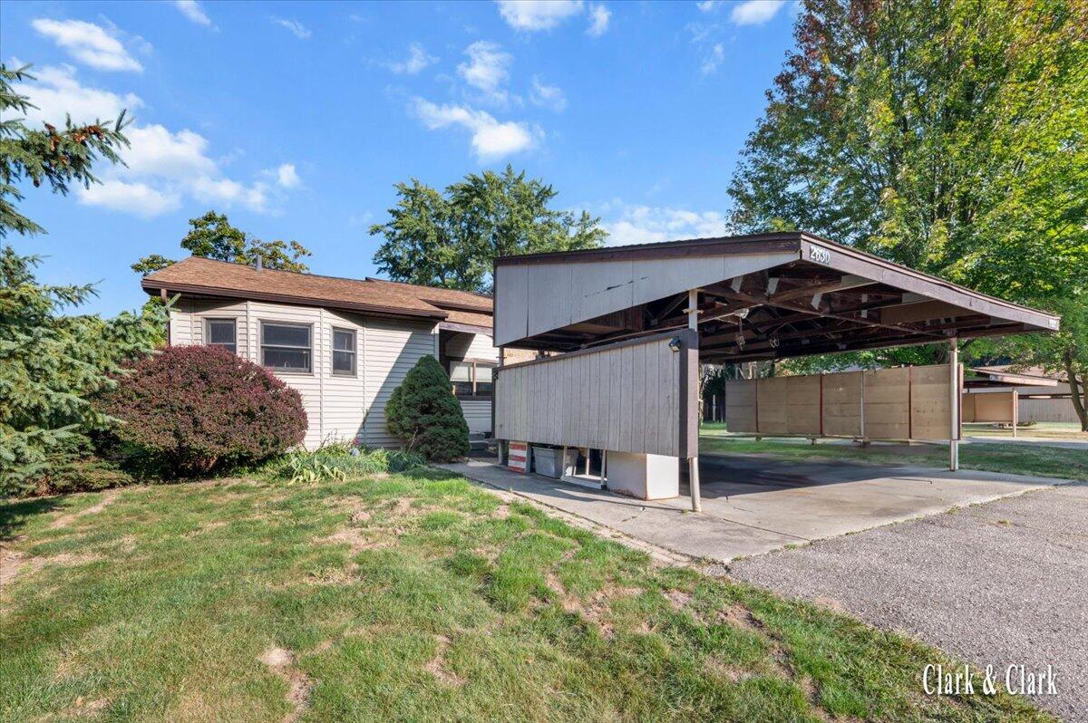 2630 Chatham Woods Drive SE Grand Rapids MI 49546
