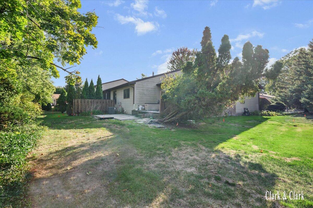 2630 Chatham Woods Drive SE Grand Rapids MI 49546