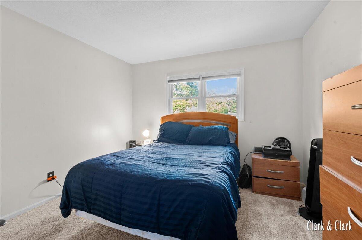 2630 Chatham Woods Drive SE Grand Rapids MI 49546