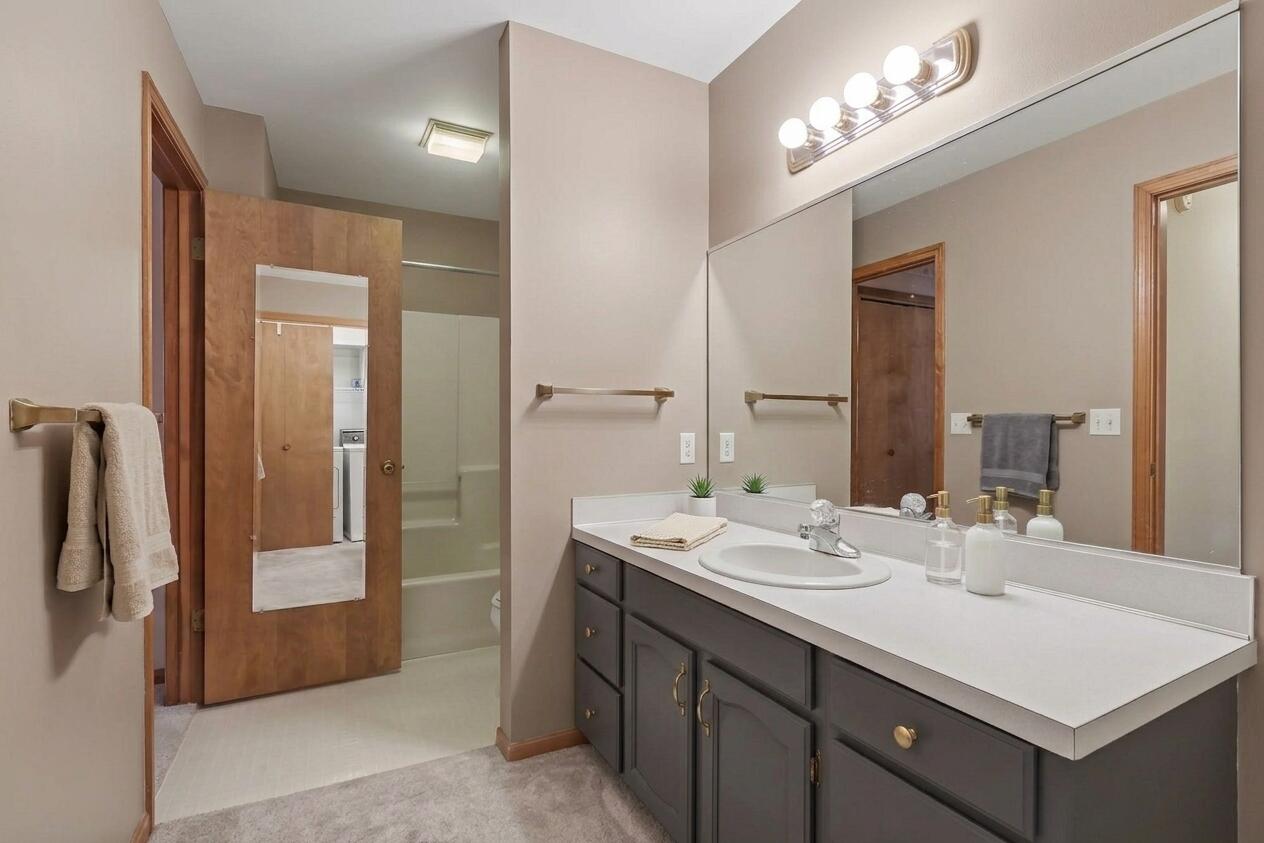 901 Creekridge Drive Holland MI 49423