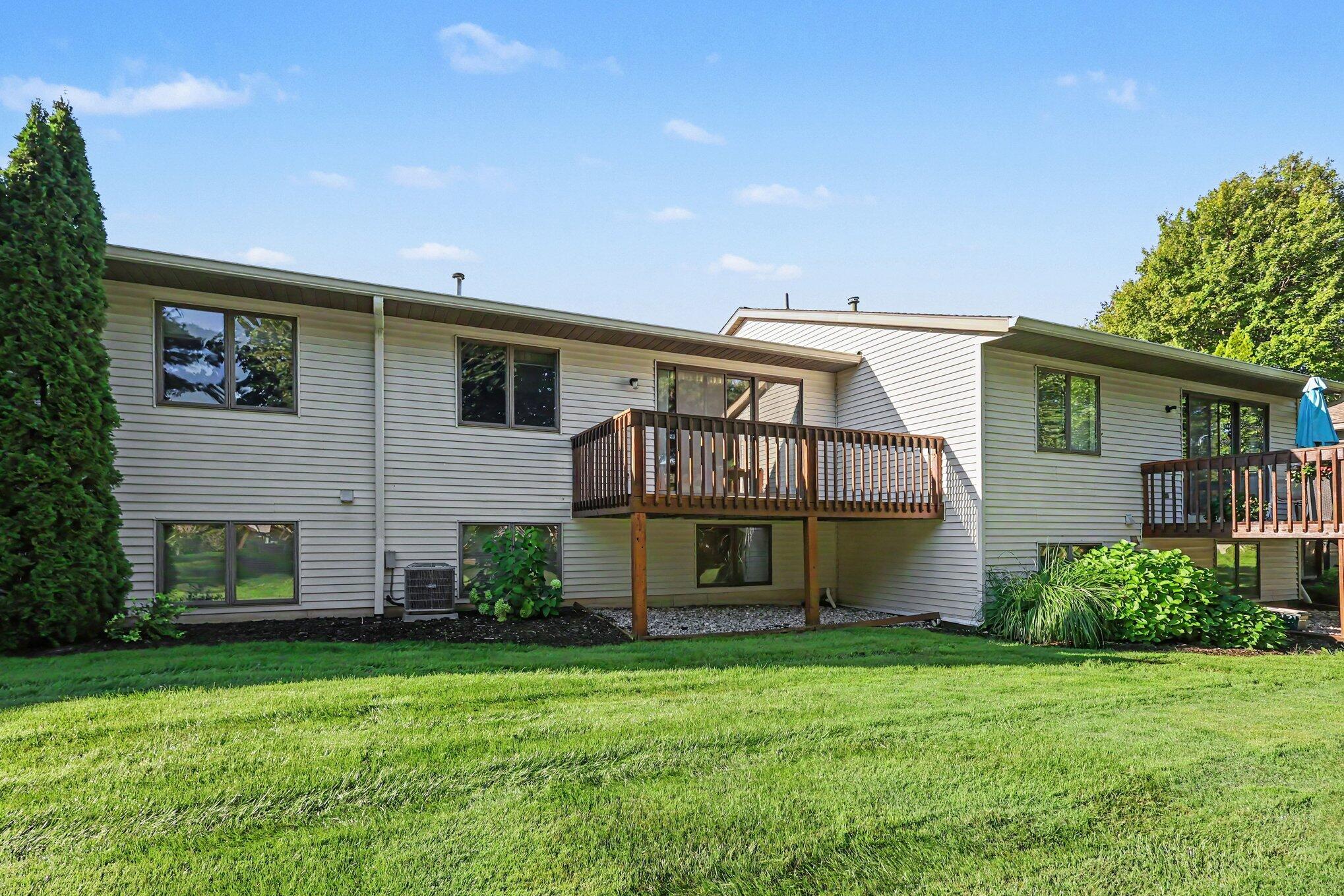 901 Creekridge Drive Holland MI 49423