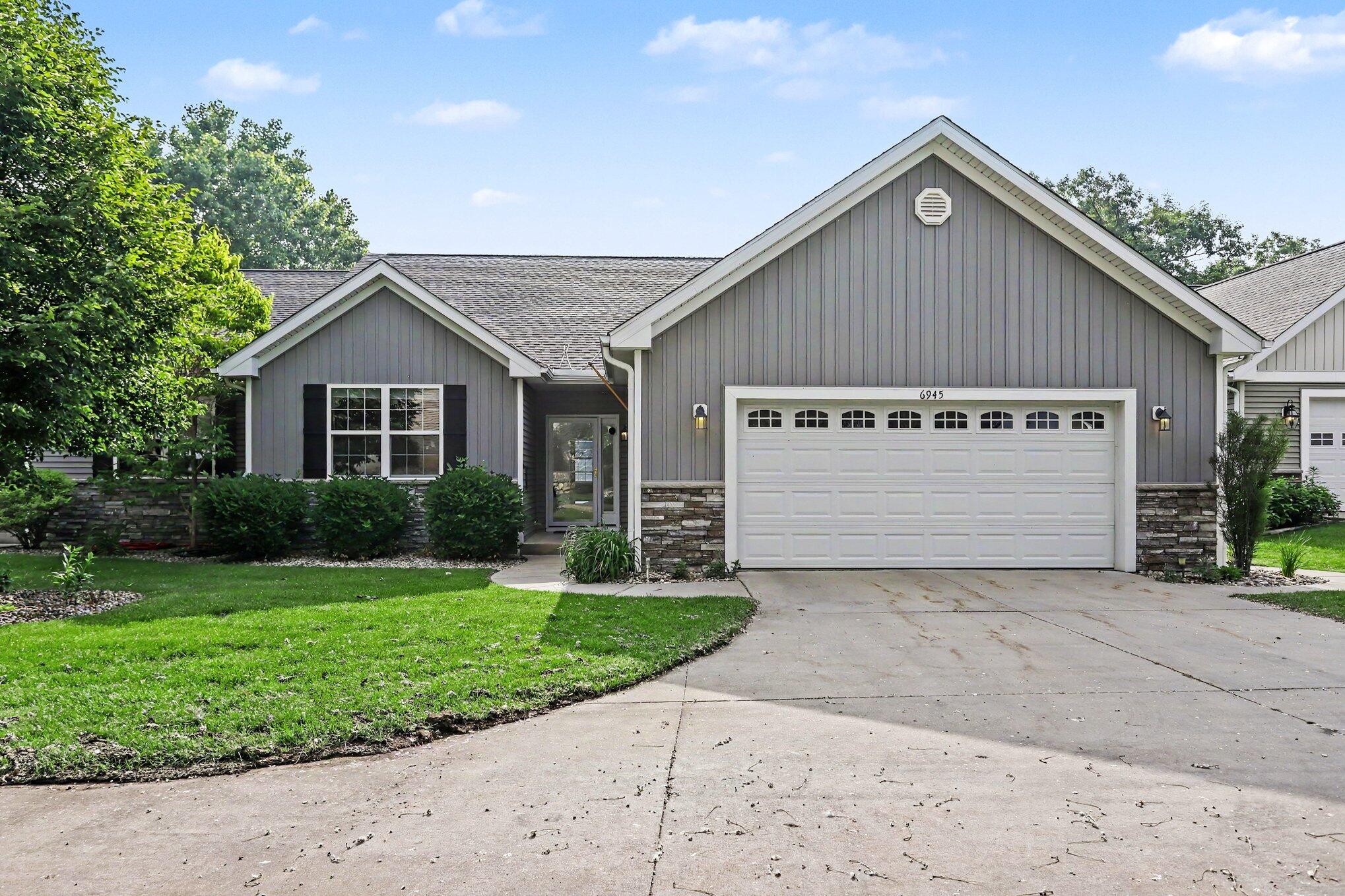 6945 Hunters Creek Kalamazoo MI 49048