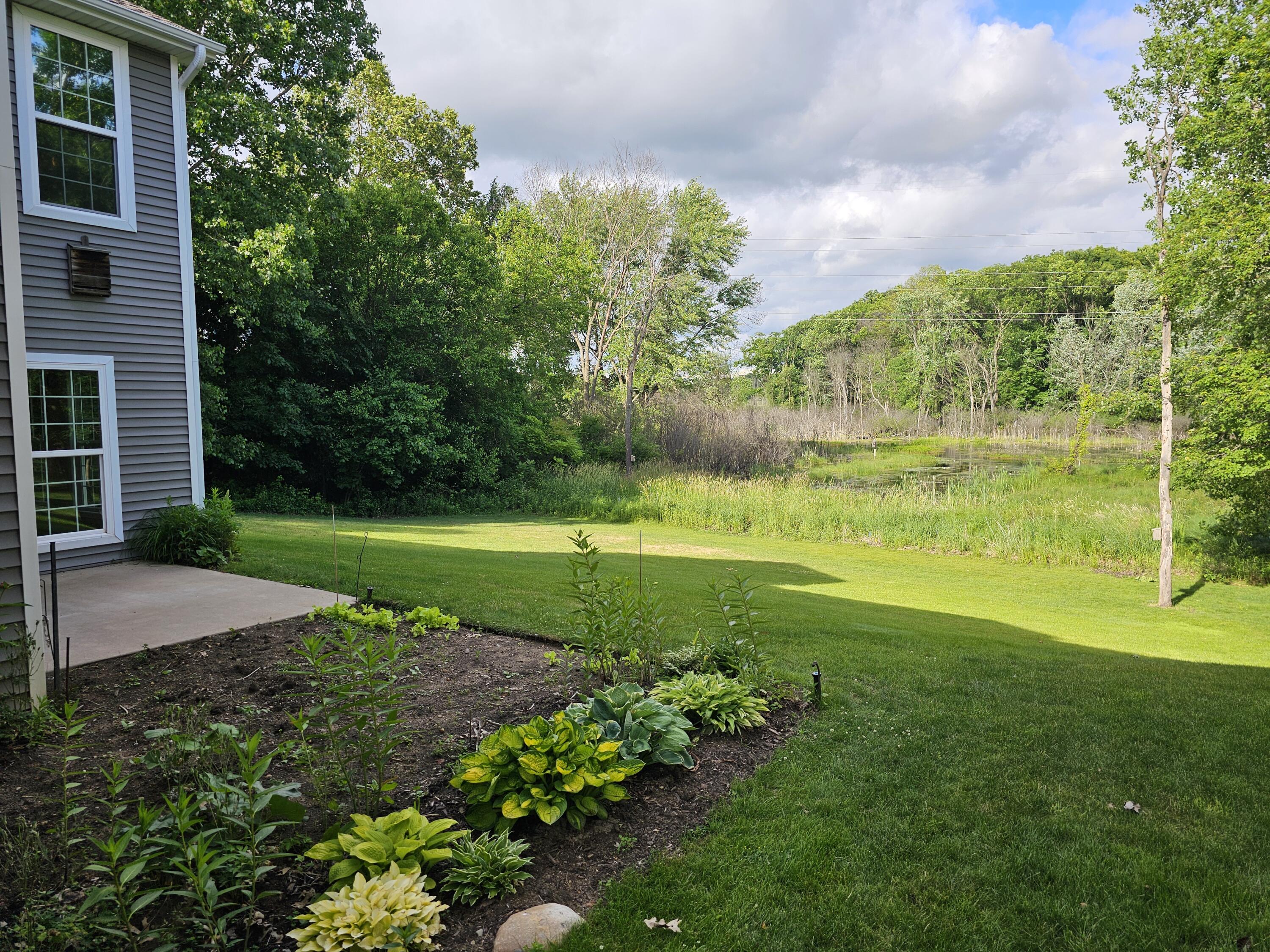 6945 Hunters Creek Kalamazoo MI 49048