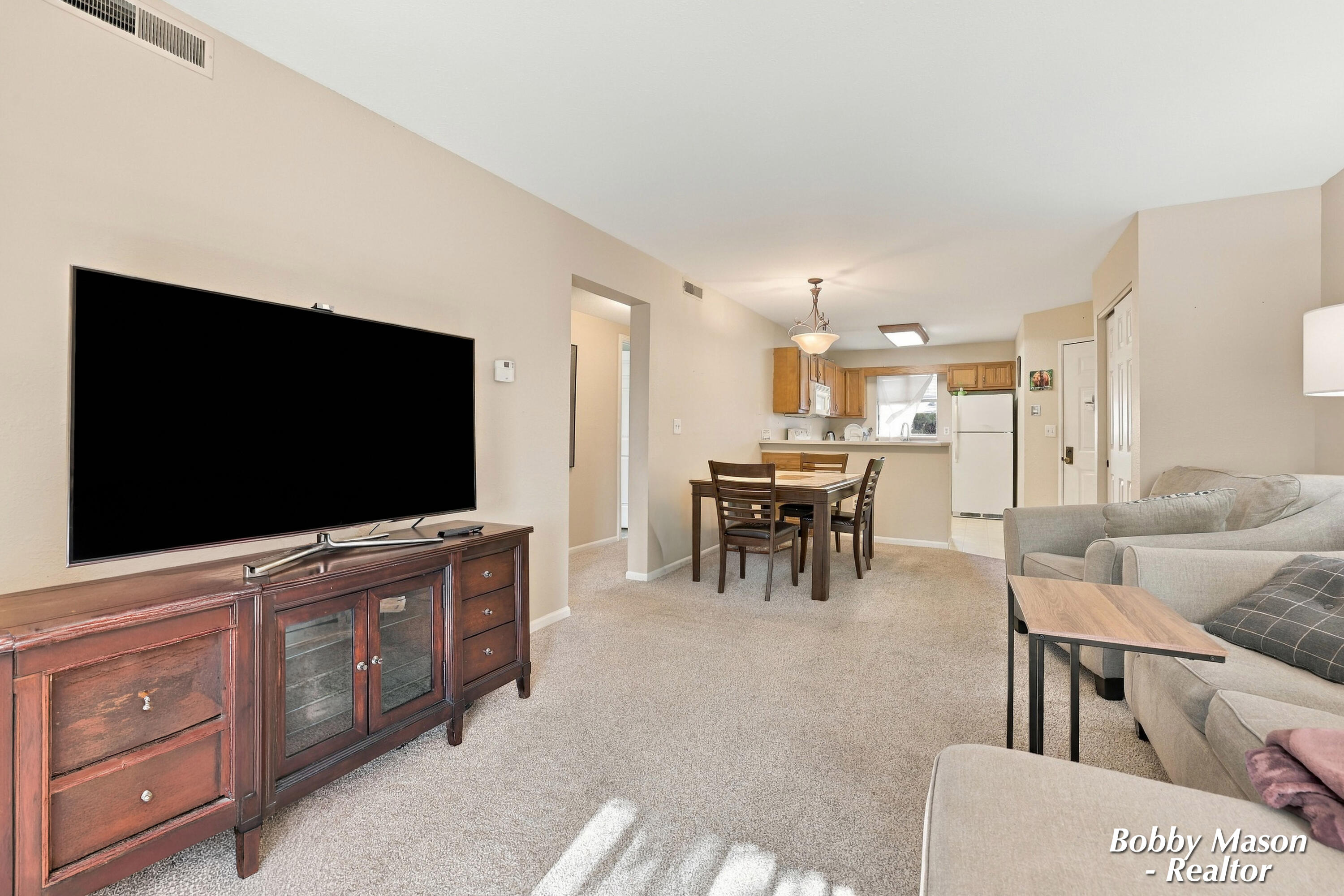 3302 Devonwood Hills NE Grand Rapids MI 49525