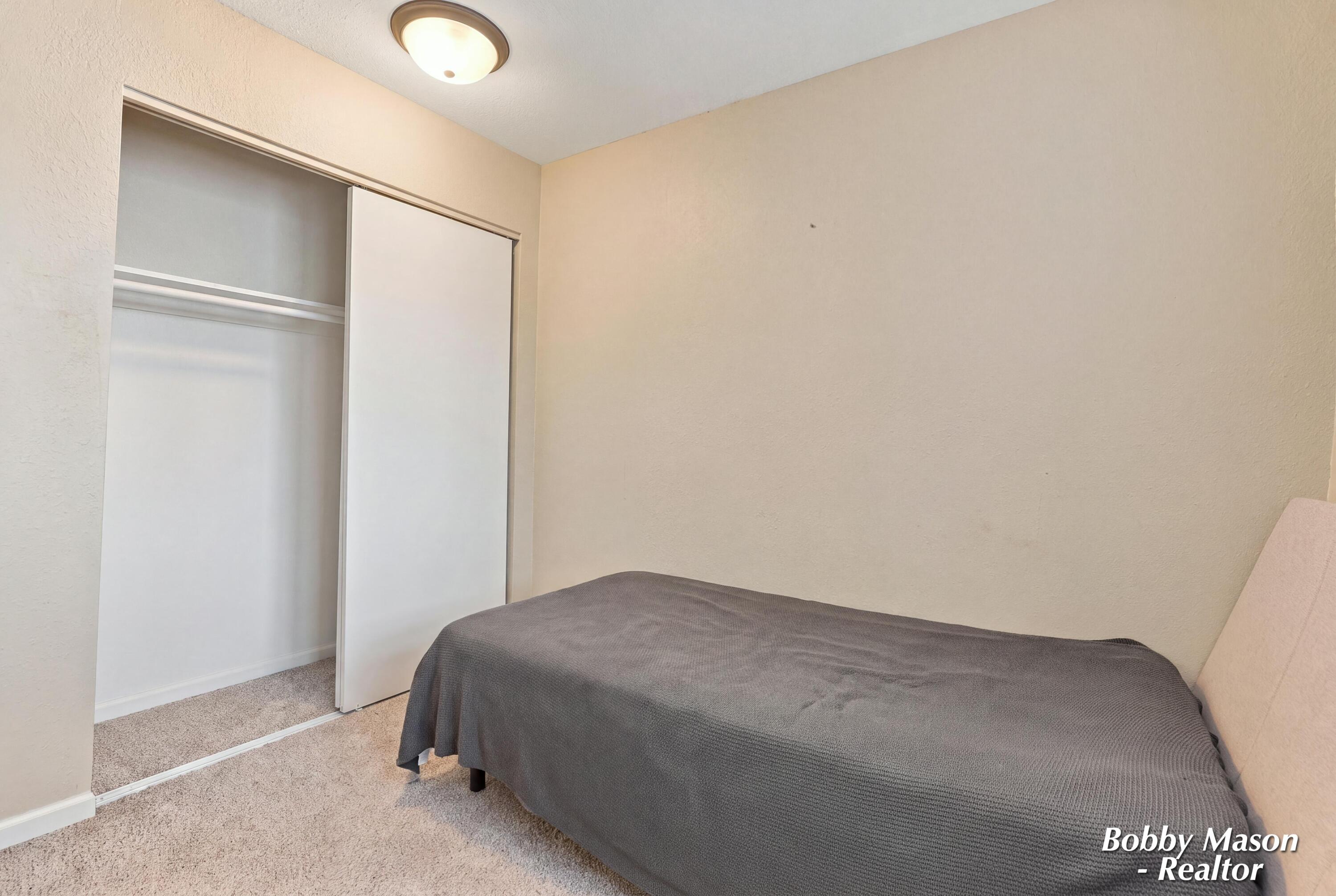 3302 Devonwood Hills NE Grand Rapids MI 49525