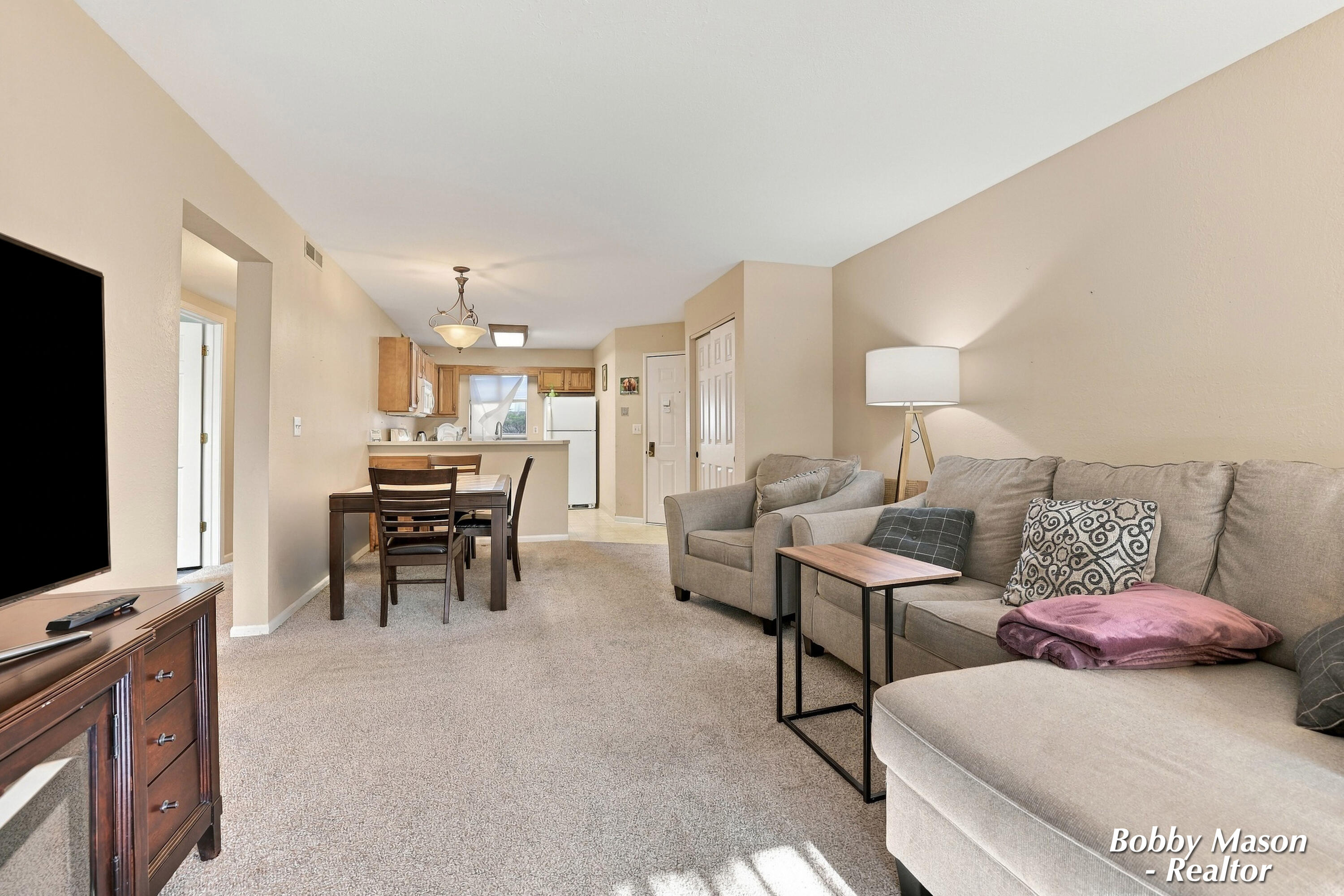3302 Devonwood Hills NE Grand Rapids MI 49525