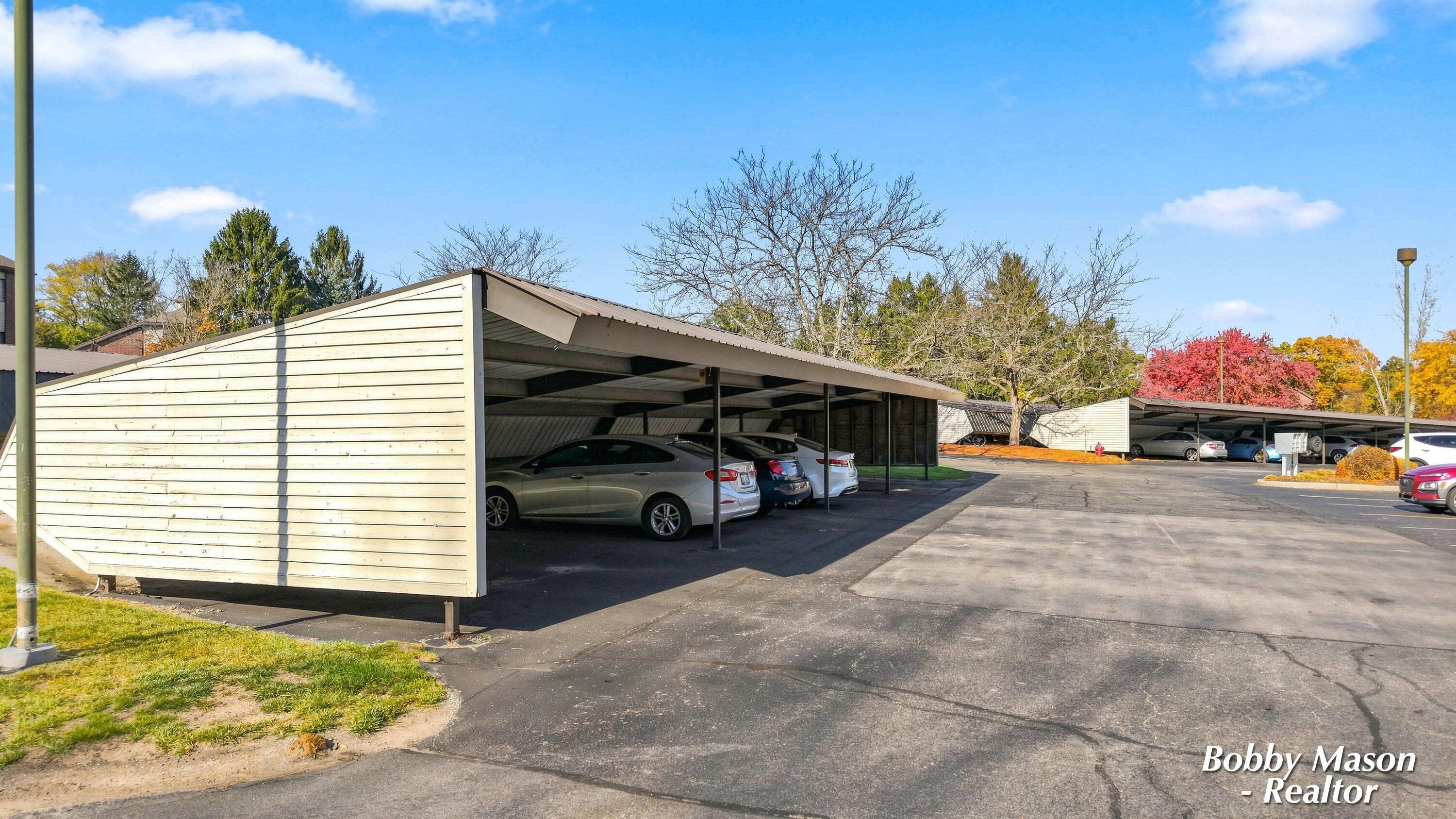 3302 Devonwood Hills NE Grand Rapids MI 49525
