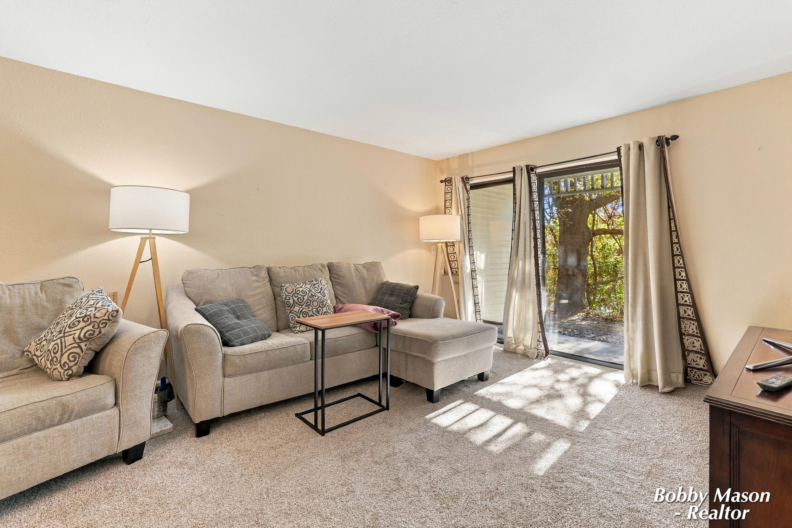 3302 Devonwood Hills NE Grand Rapids MI 49525