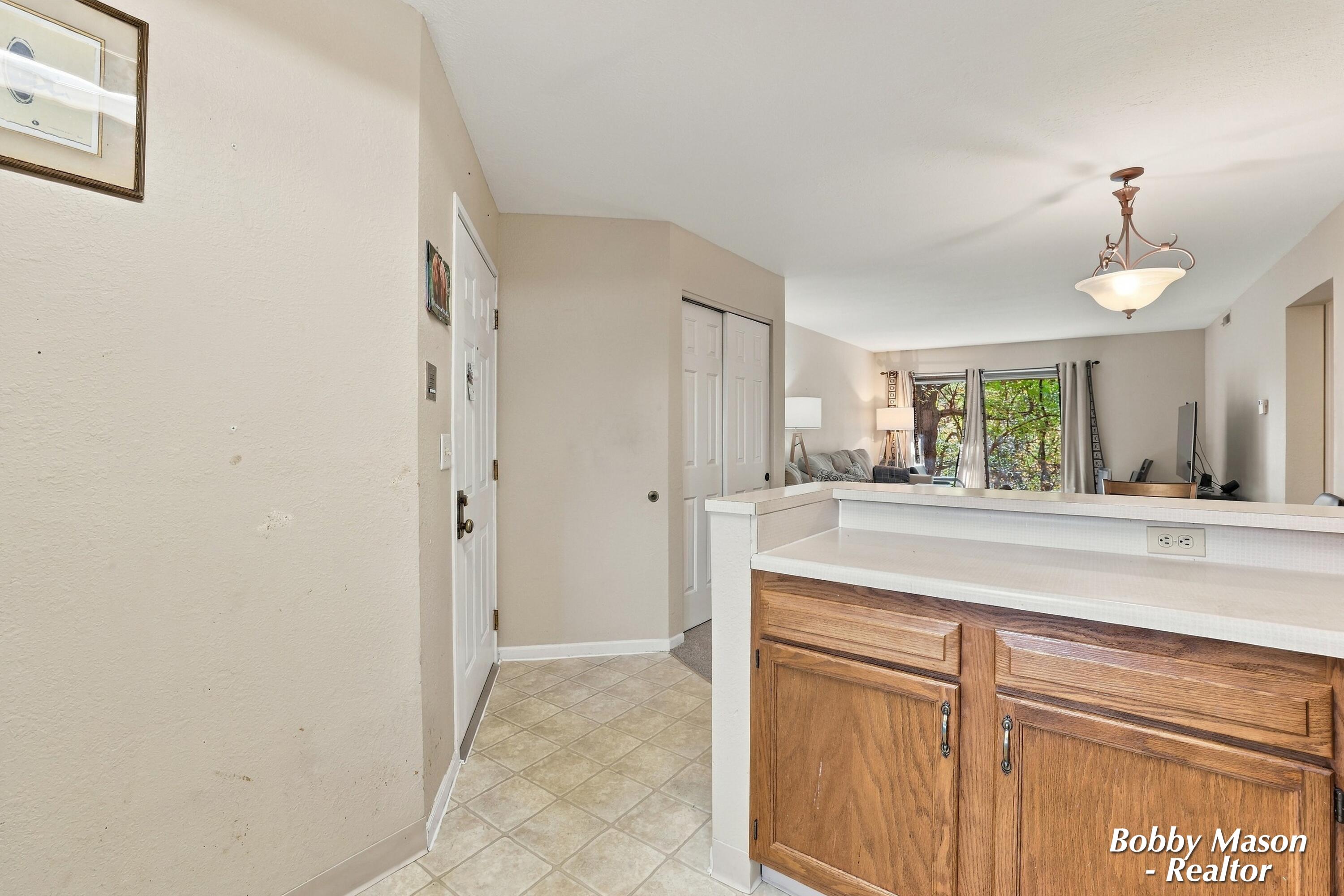 3302 Devonwood Hills NE Grand Rapids MI 49525